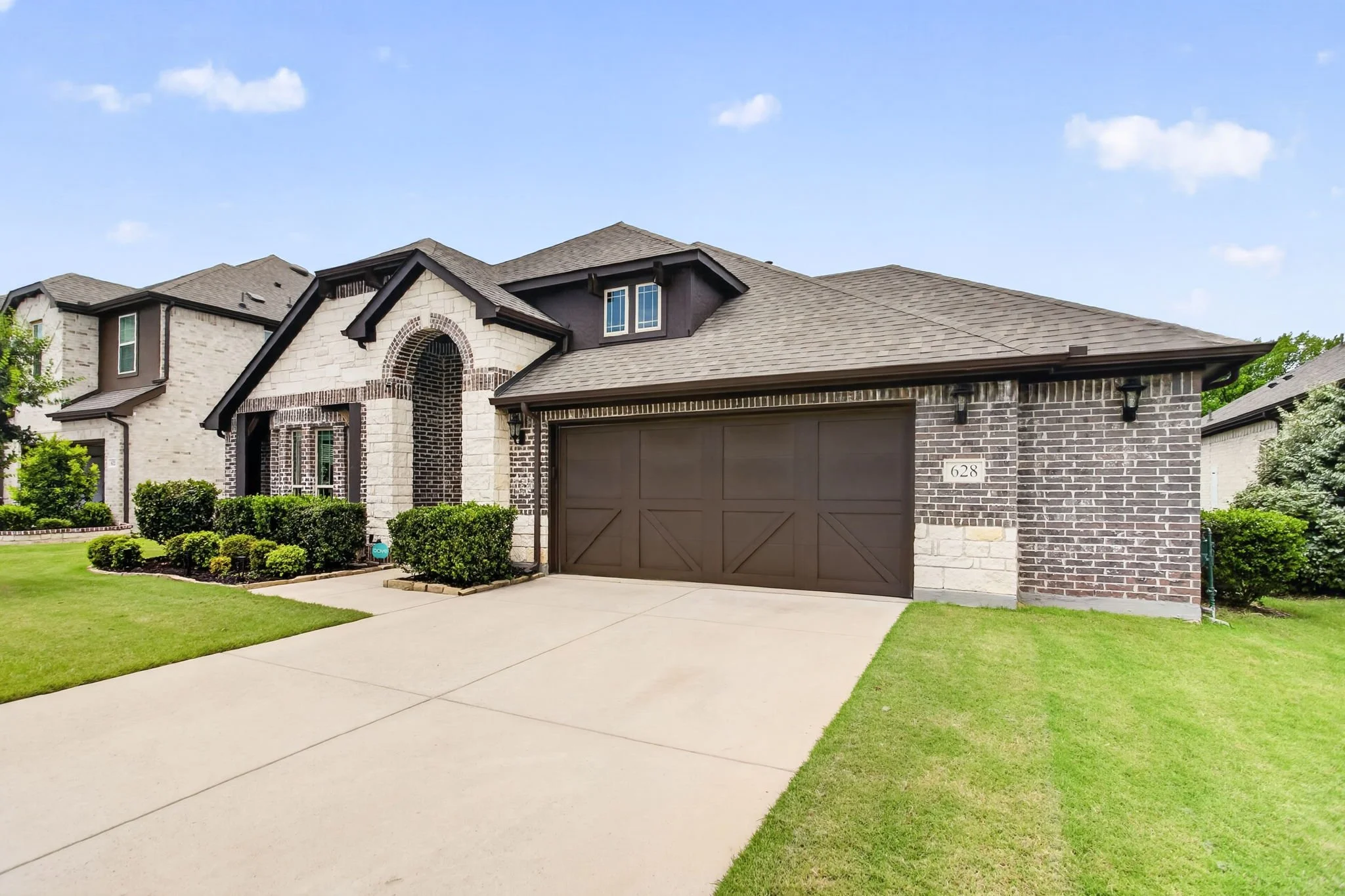 628 Lake Cove Dr (5 of 47).jpg