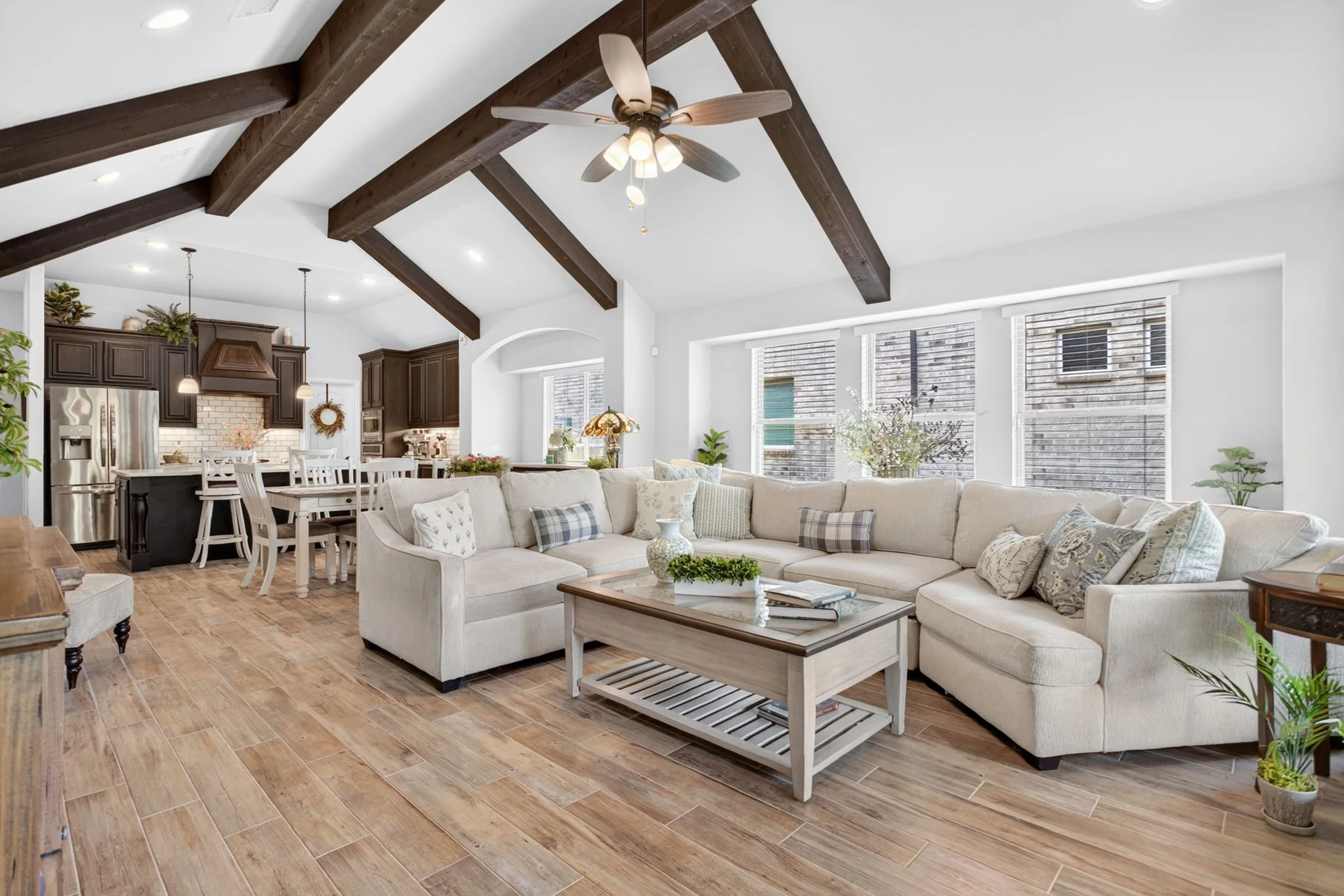 628 Lake Cove Dr (10 of 47).jpg