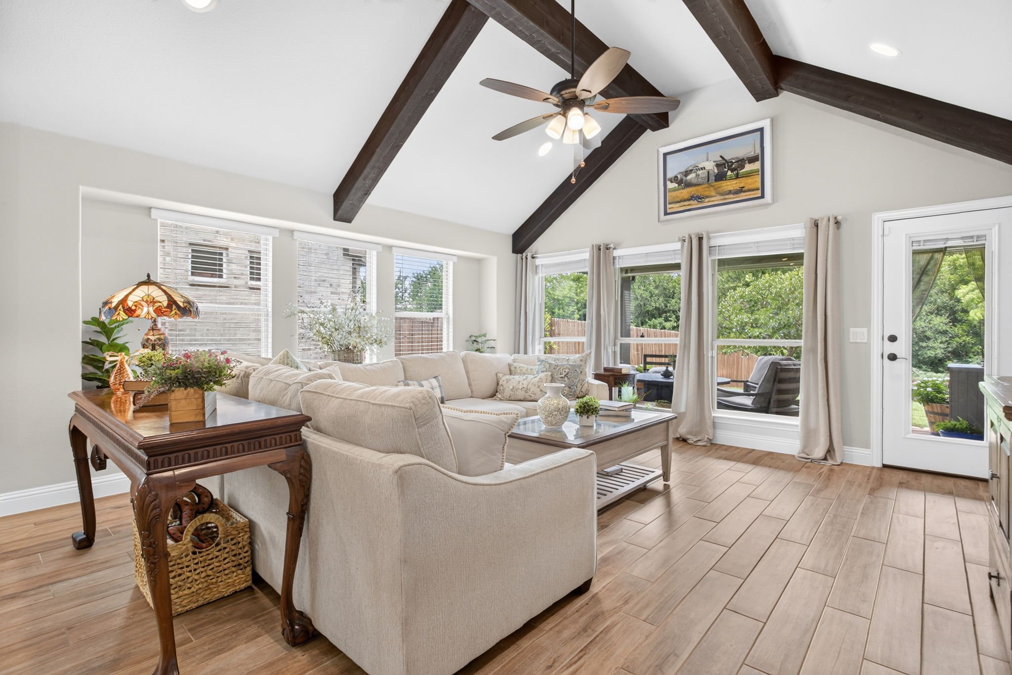 628 Lake Cove Dr (11 of 47).jpg