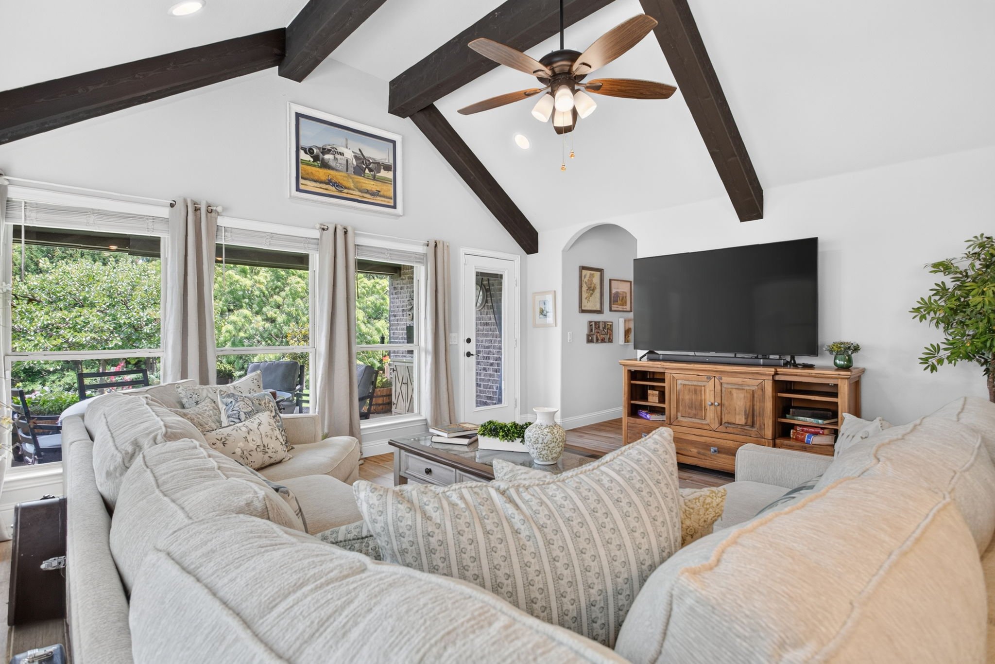628 Lake Cove Dr (12 of 47).jpg