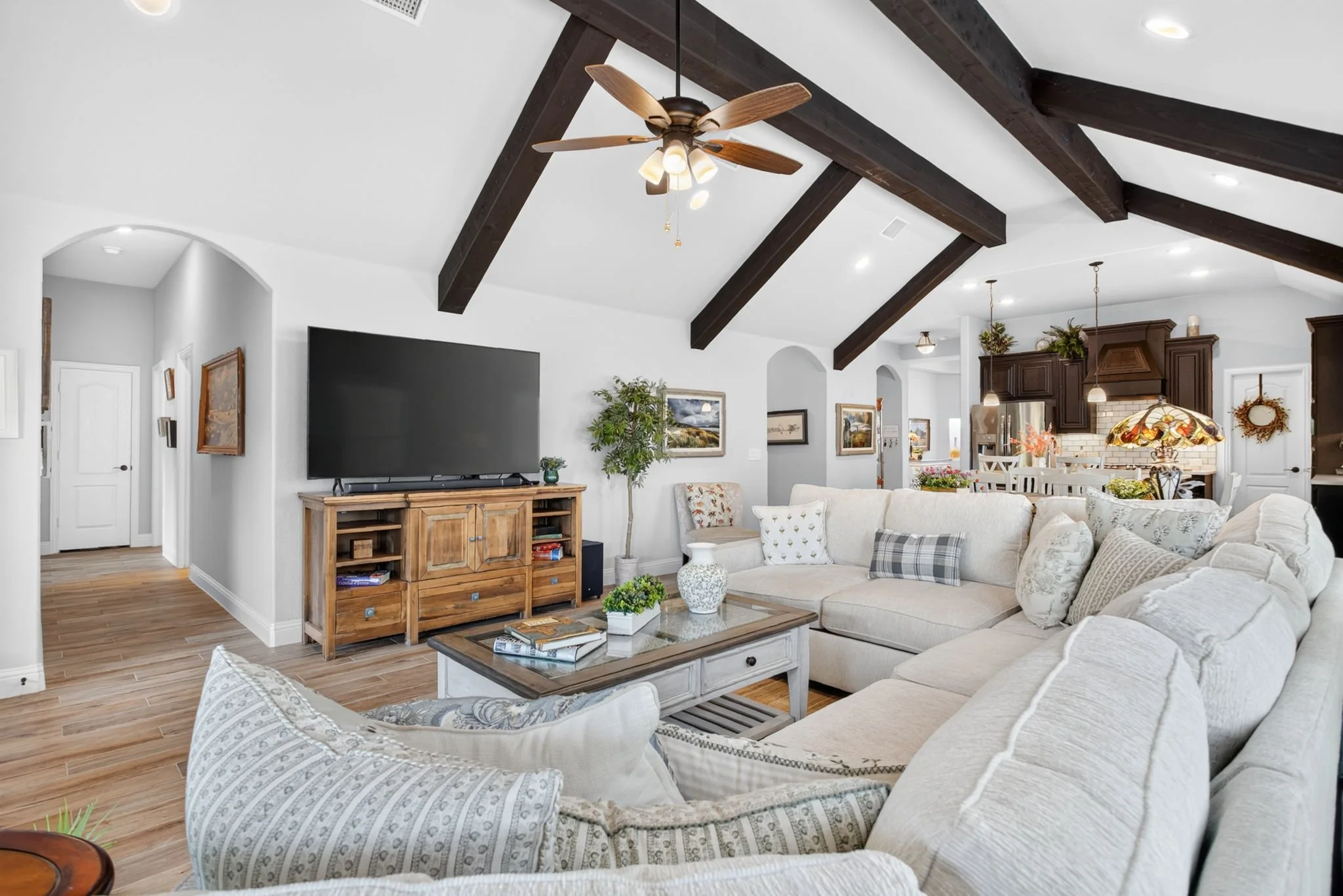 628 Lake Cove Dr (13 of 47).jpg