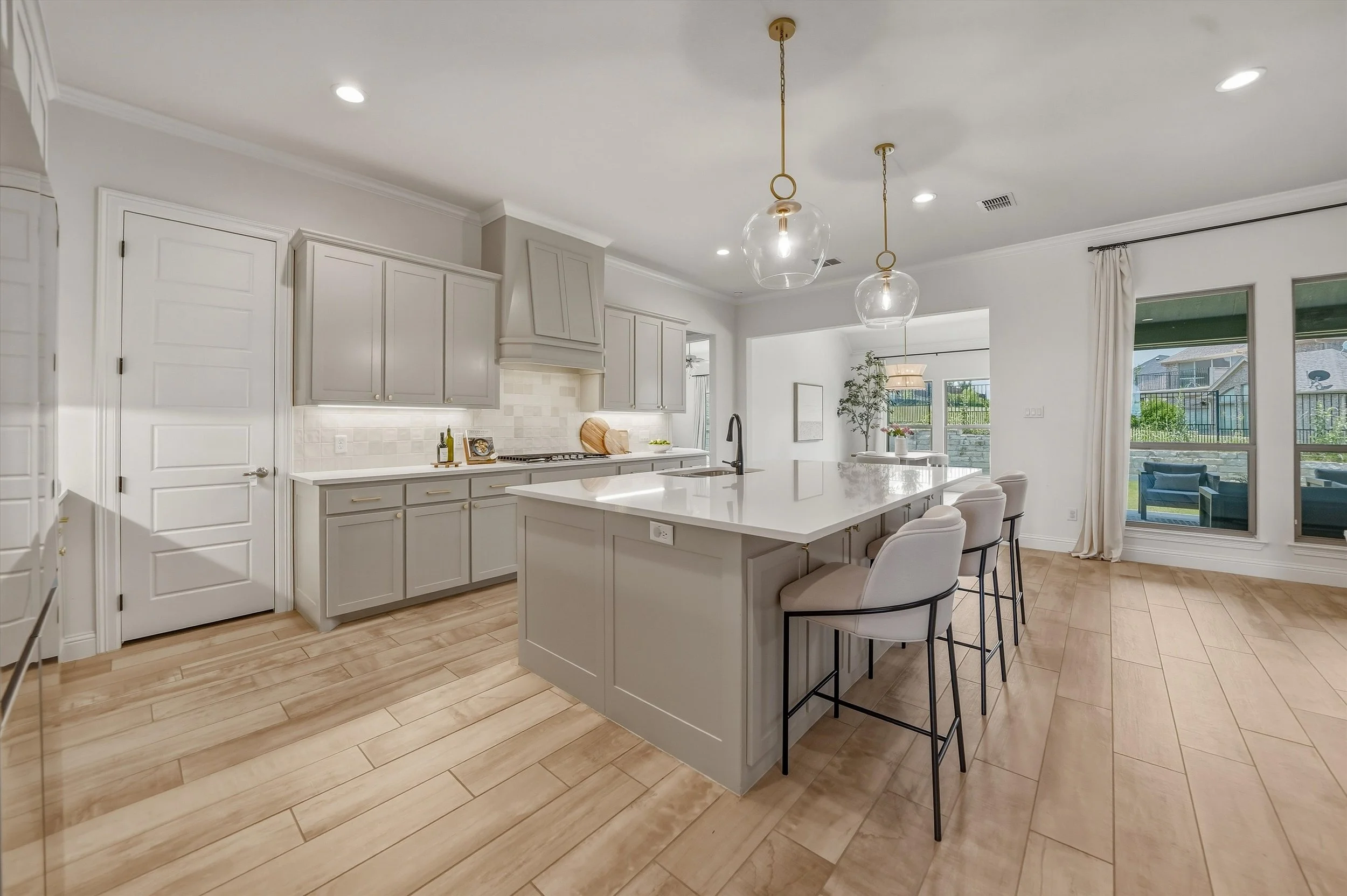 23-carson-gates-8110-spanish-hills-dr--benbroo_015.jpg