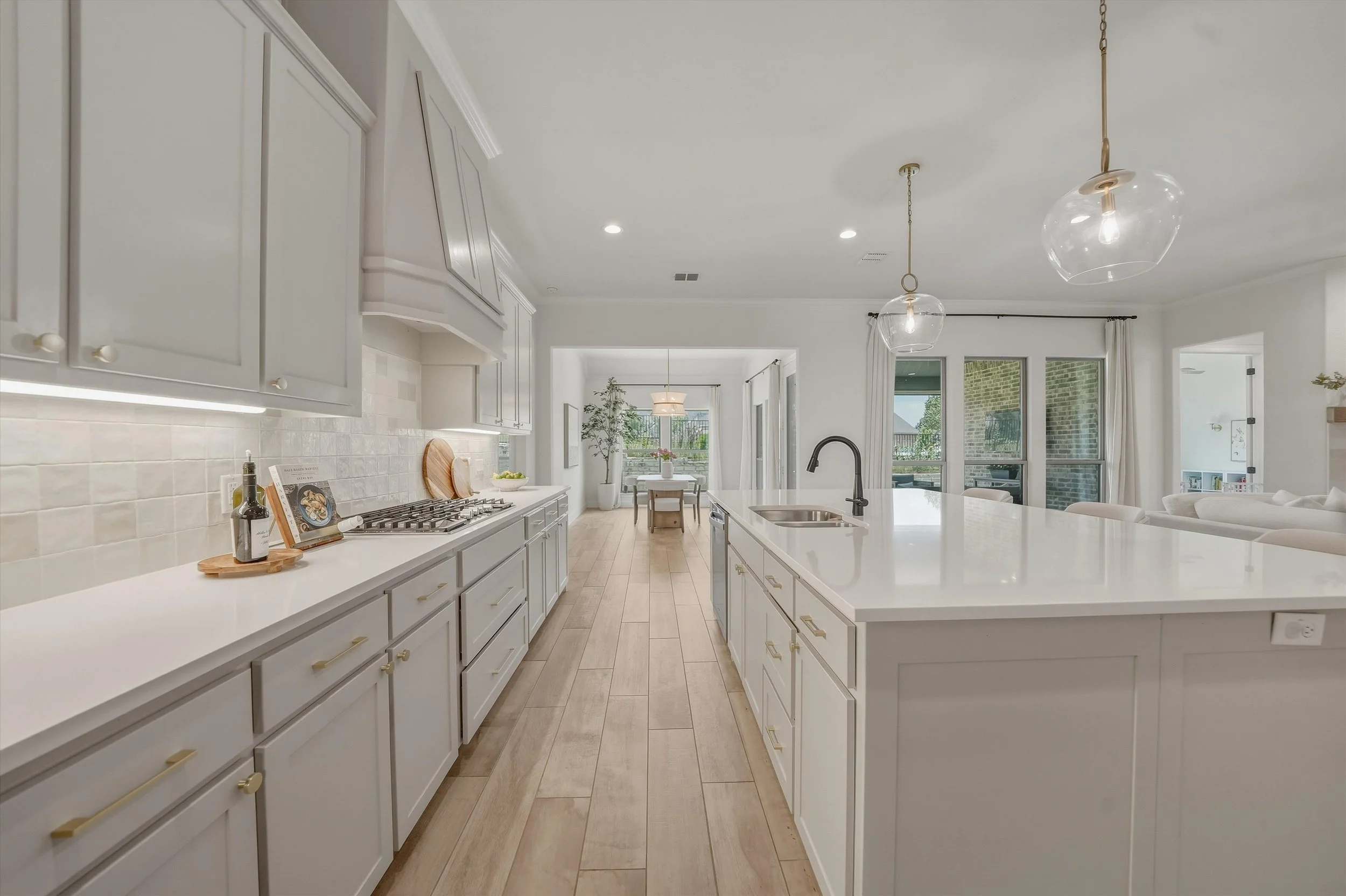 24-carson-gates-8110-spanish-hills-dr--benbroo_016.jpg