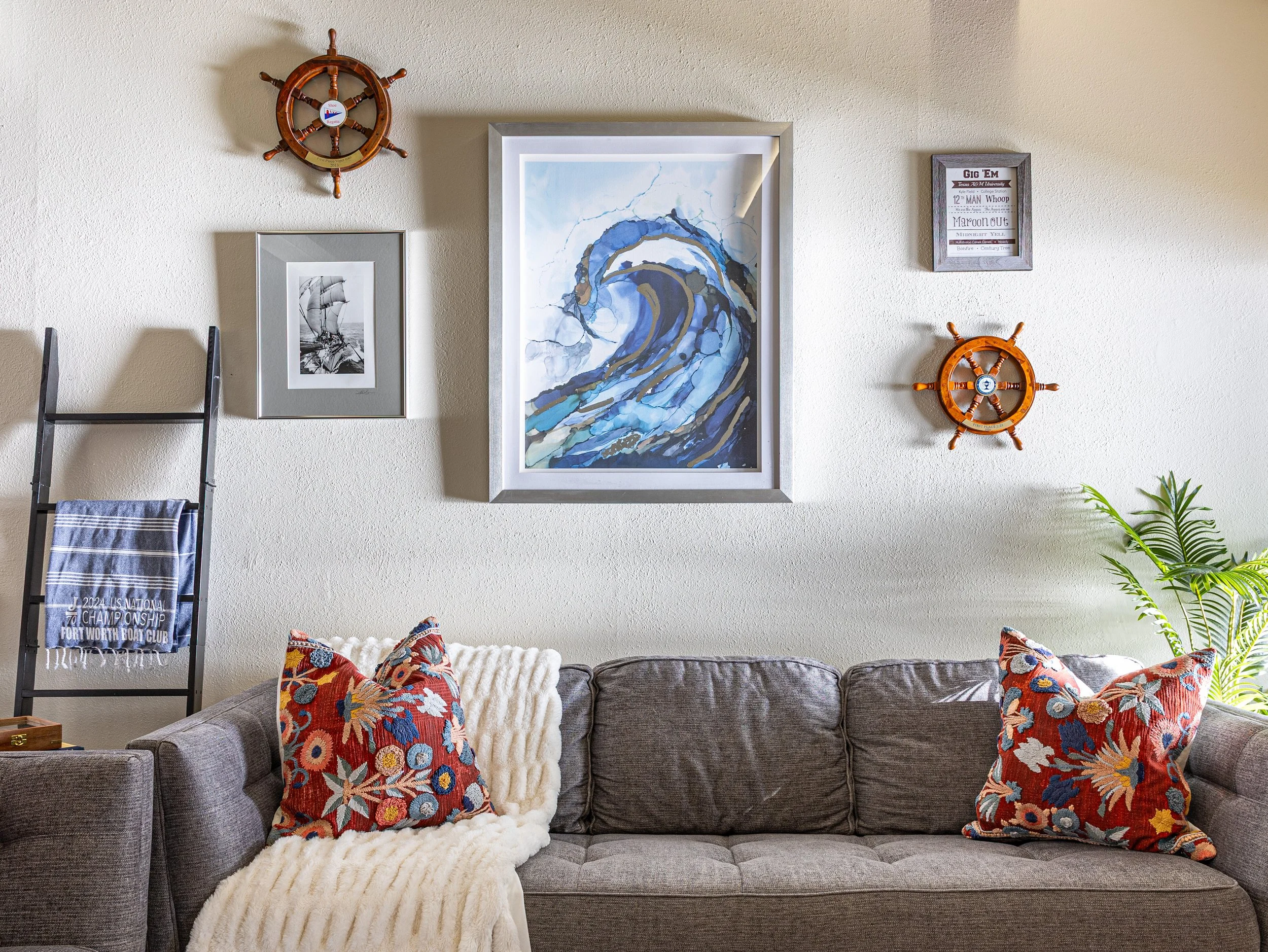 017 Living Room - 9999 Boat Club #601.jpg
