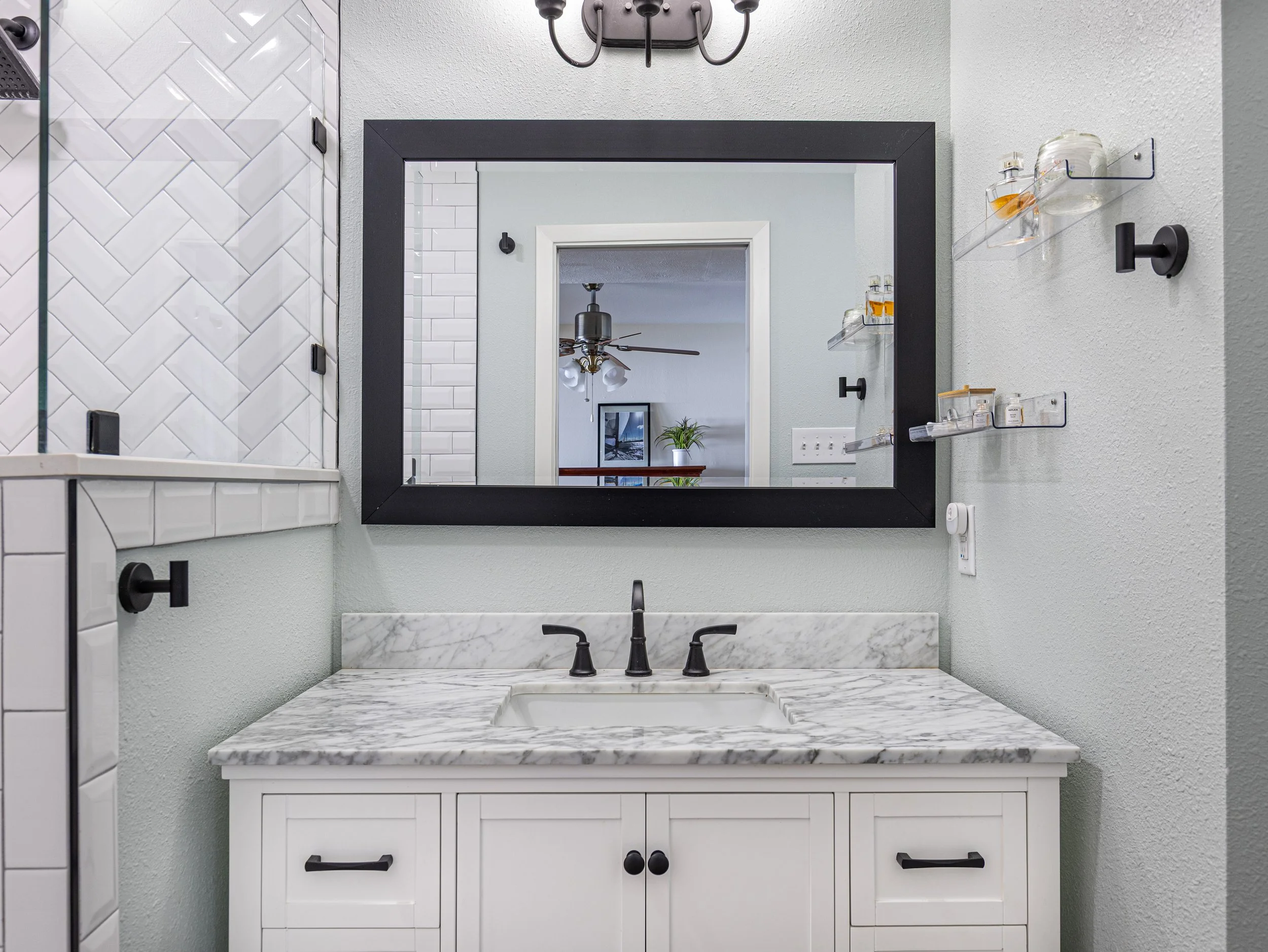 025 Master Bathroom - 9999 Boat Club #601.jpg