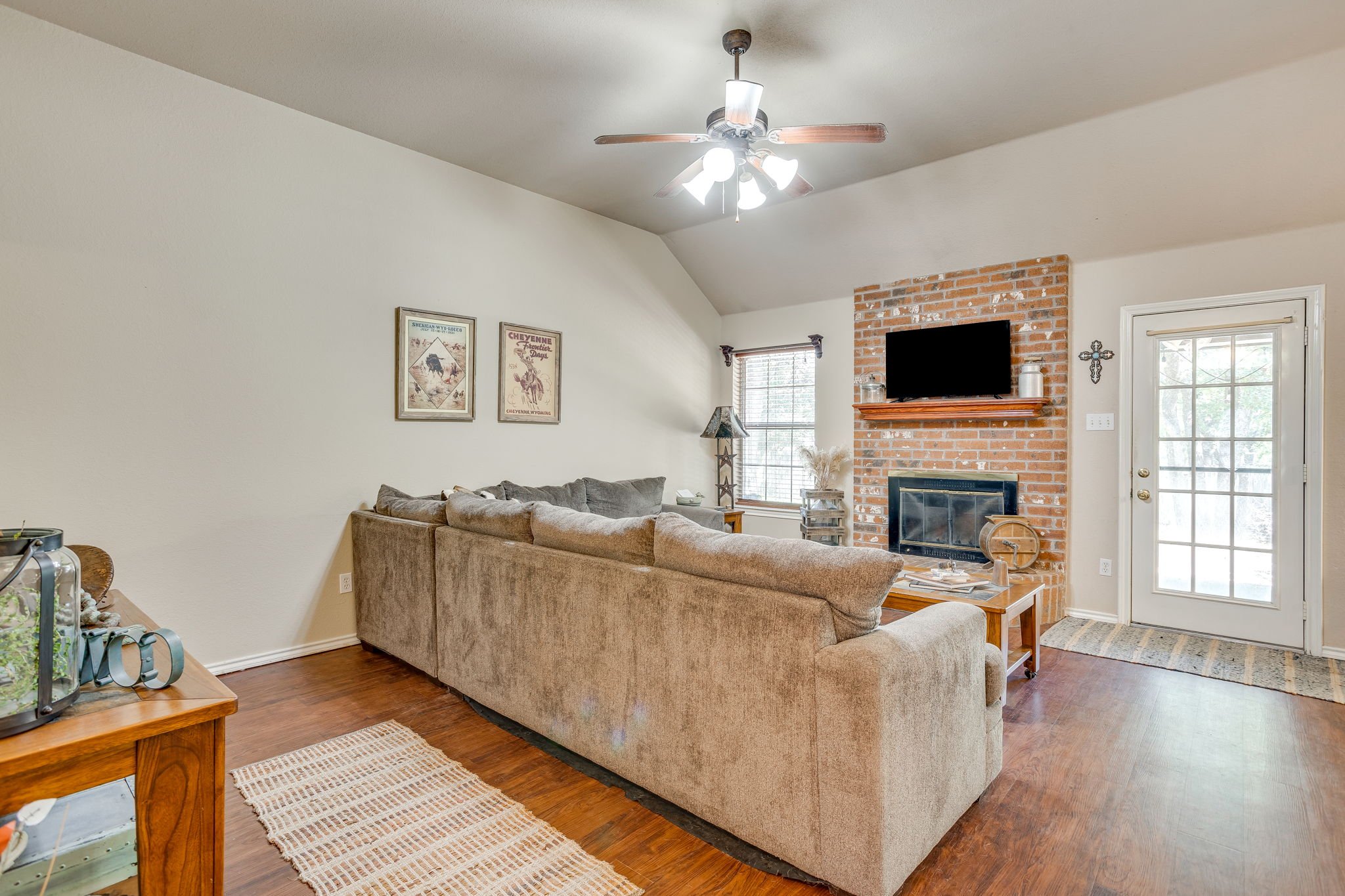 104 Fawn Ct (7 of 38).jpg