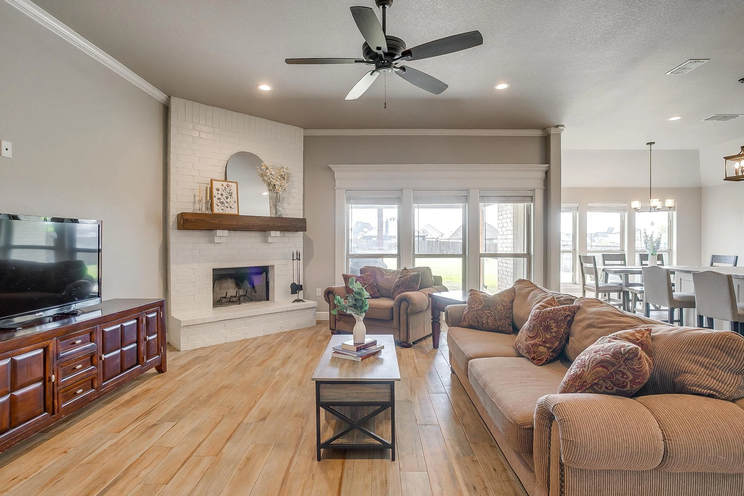 102 Oak View Drive (18 of 53).jpg