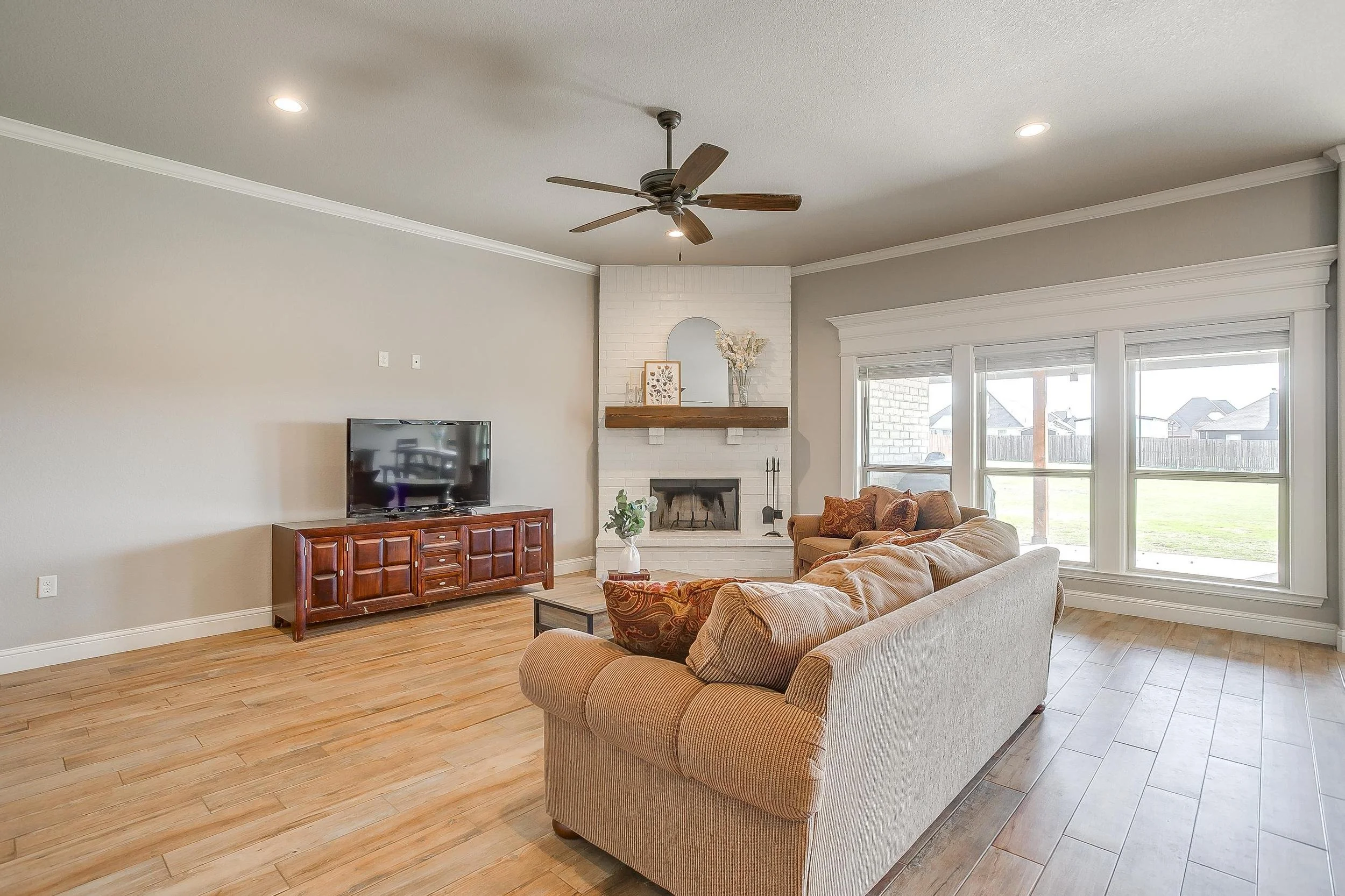 102 Oak View Drive (23 of 53).jpg