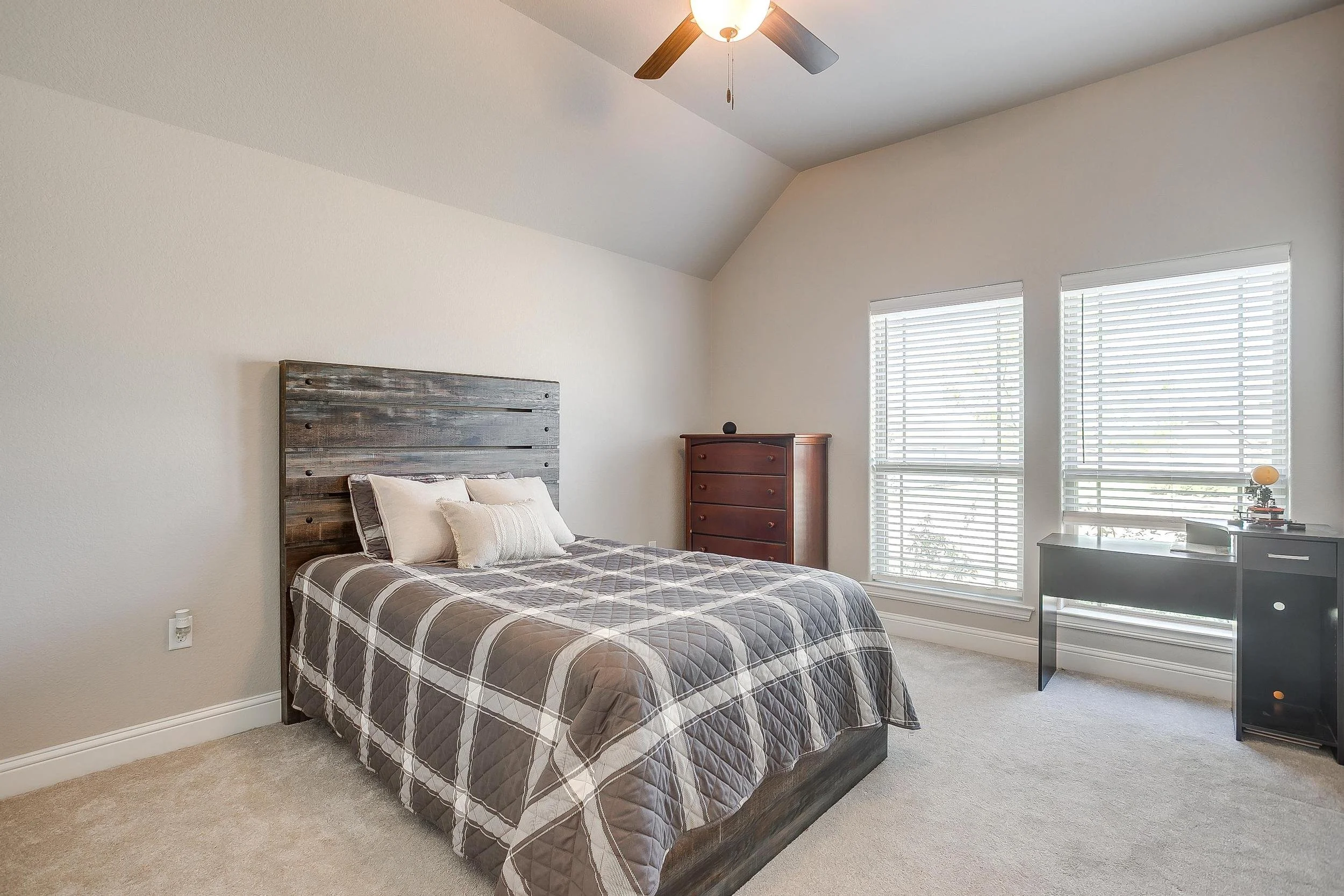 102 Oak View Drive (37 of 53).jpg