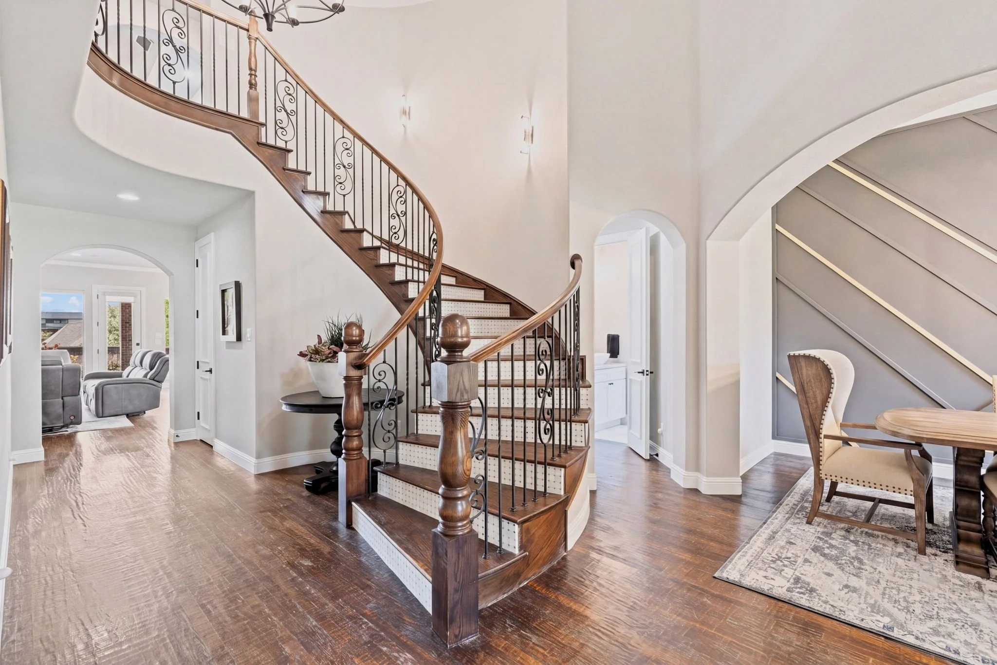 7-web-or-mls-2340ladycornwall-66-grand-staircase.jpg