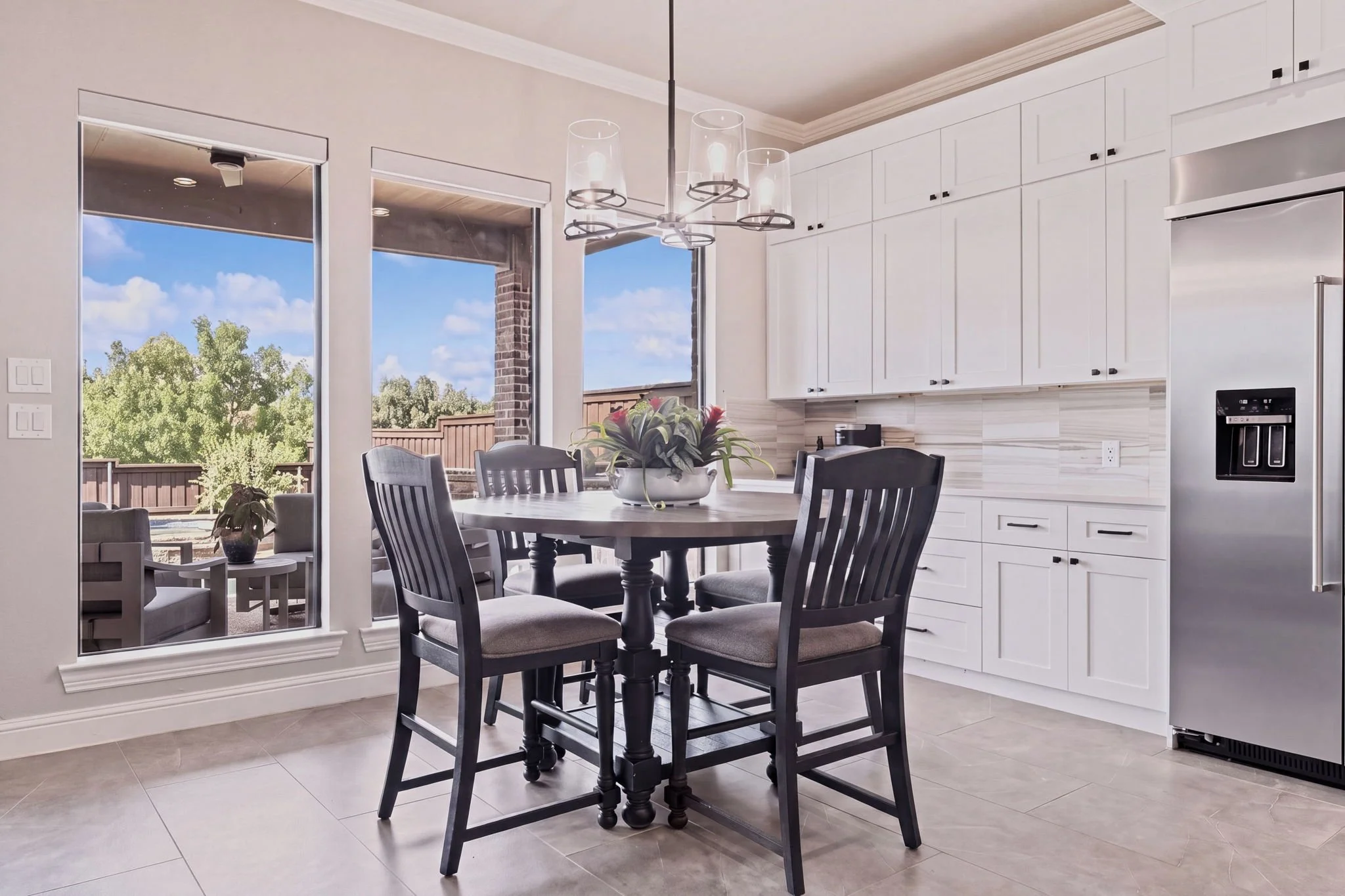 8-web-or-mls-2340ladycornwall-27-breakfast-nook.jpg