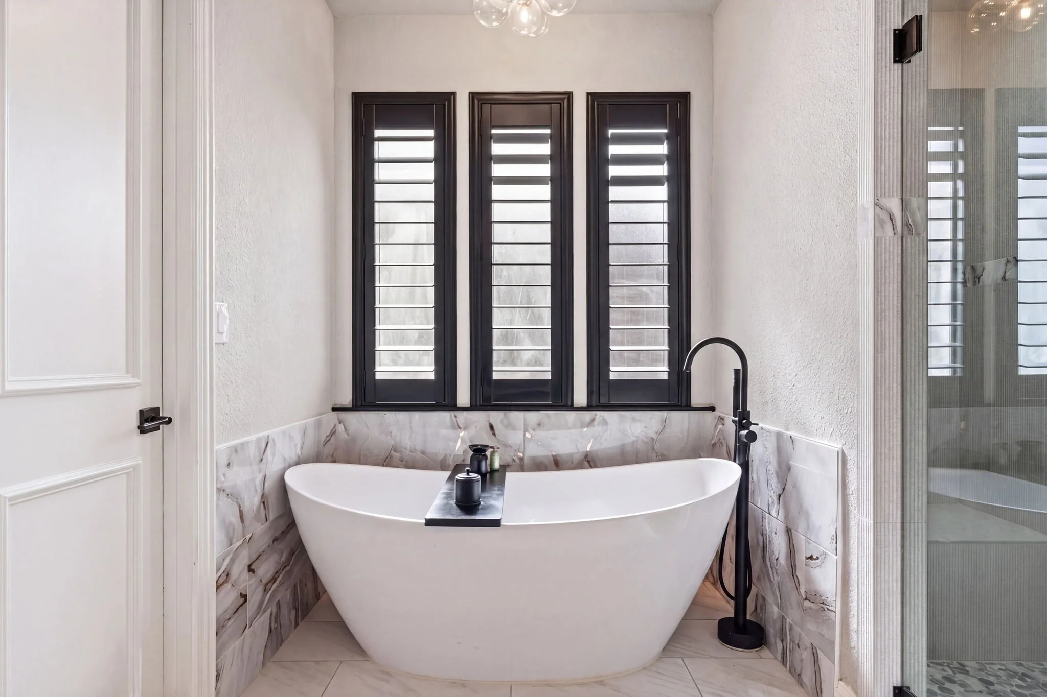 35-web-or-mls-2340ladycornwall-49-primary-bathroom.jpg