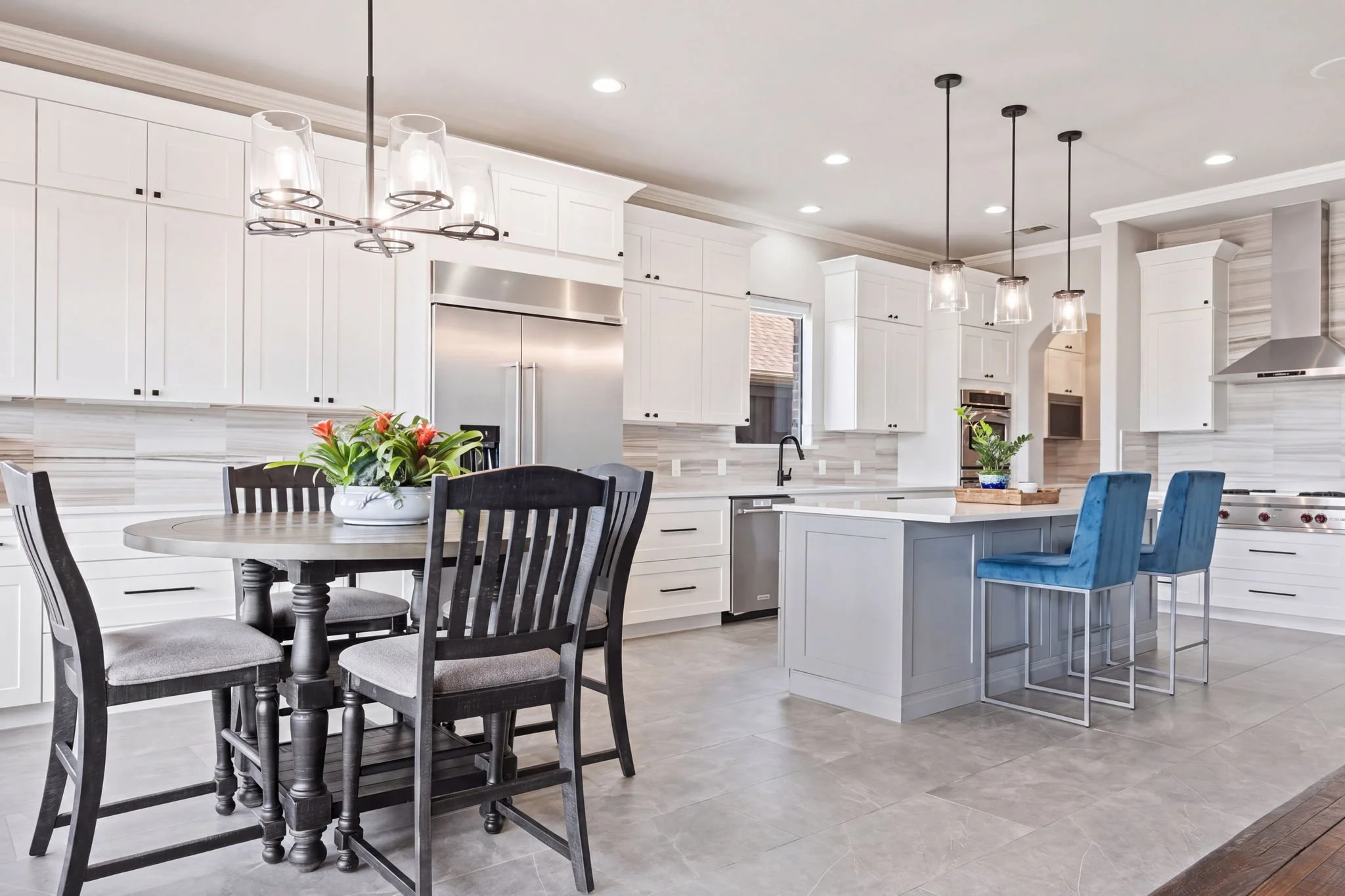38-web-or-mls-2340ladycornwall-25-kitchen.jpg