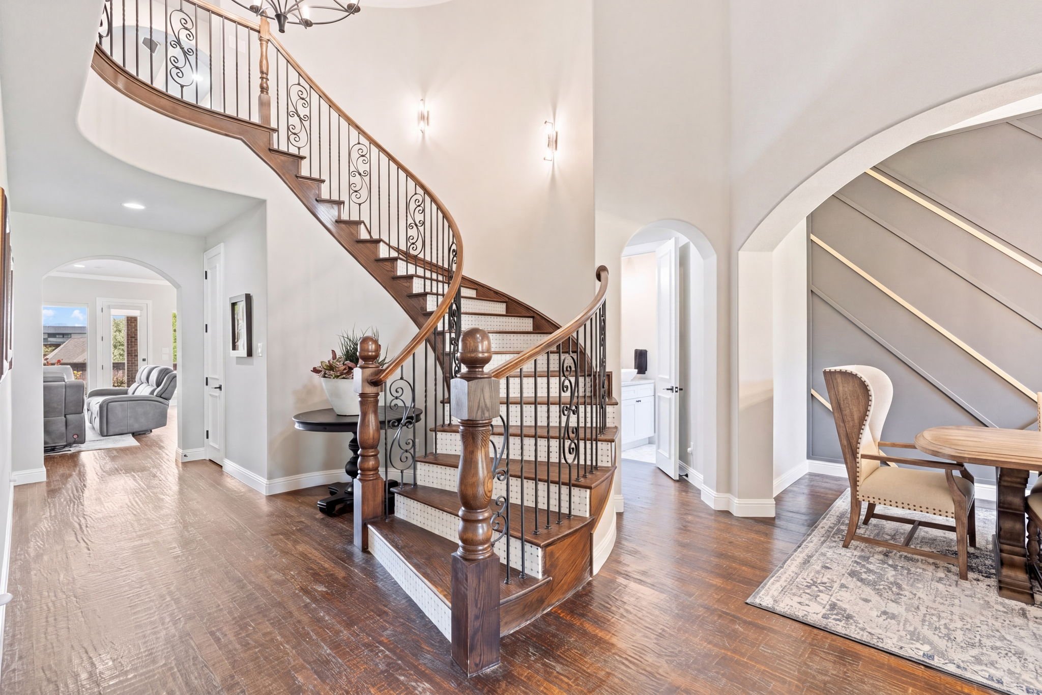 42-web-or-mls-2340ladycornwall-65-grand-staircase.jpg