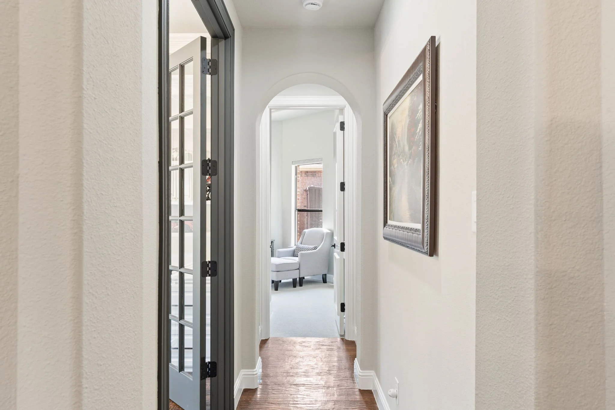 53-web-or-mls-2340ladycornwall-67-hallway-arch.jpg
