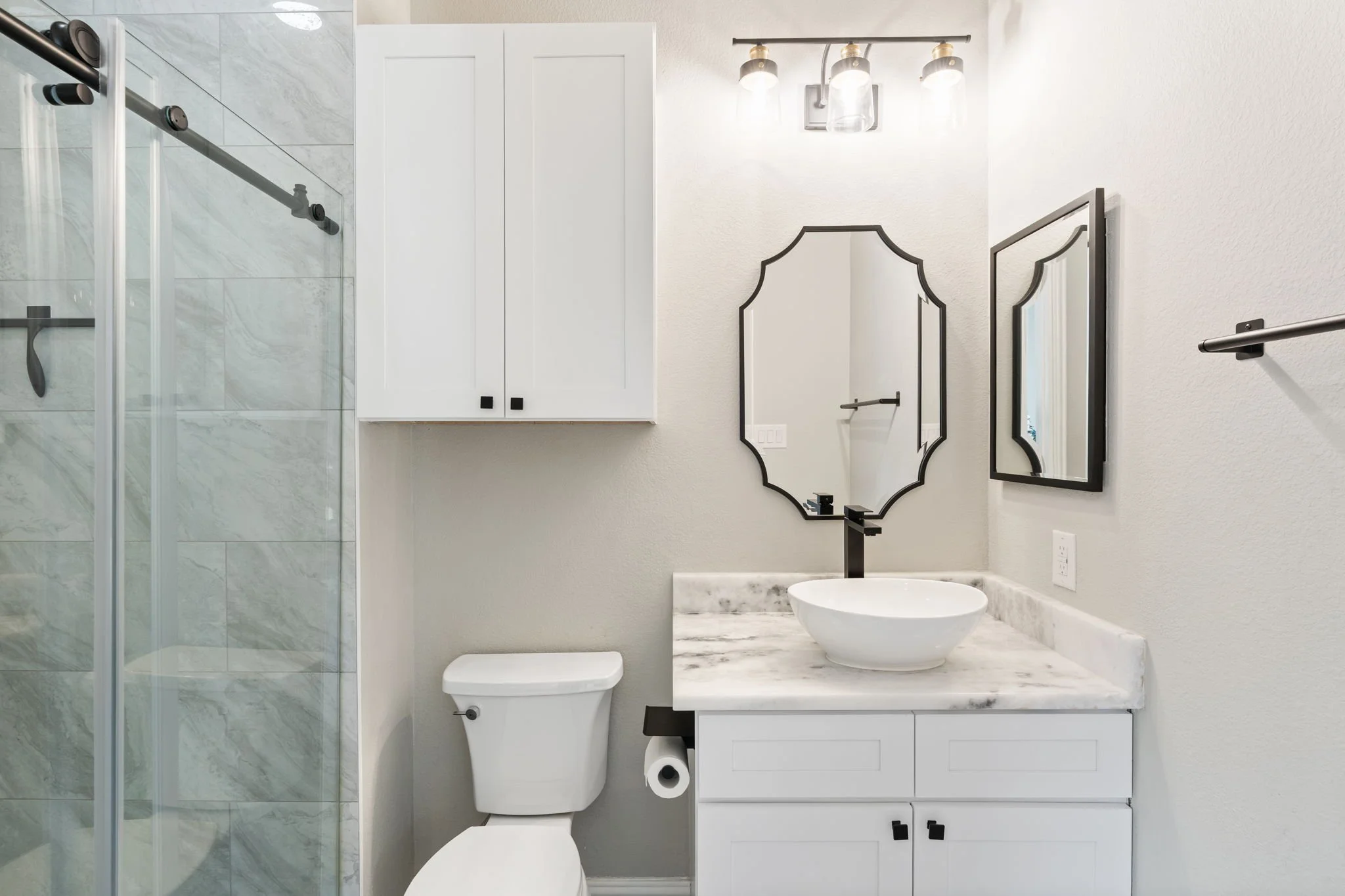 55-web-or-mls-2340ladycornwall-55-bathroom.jpg