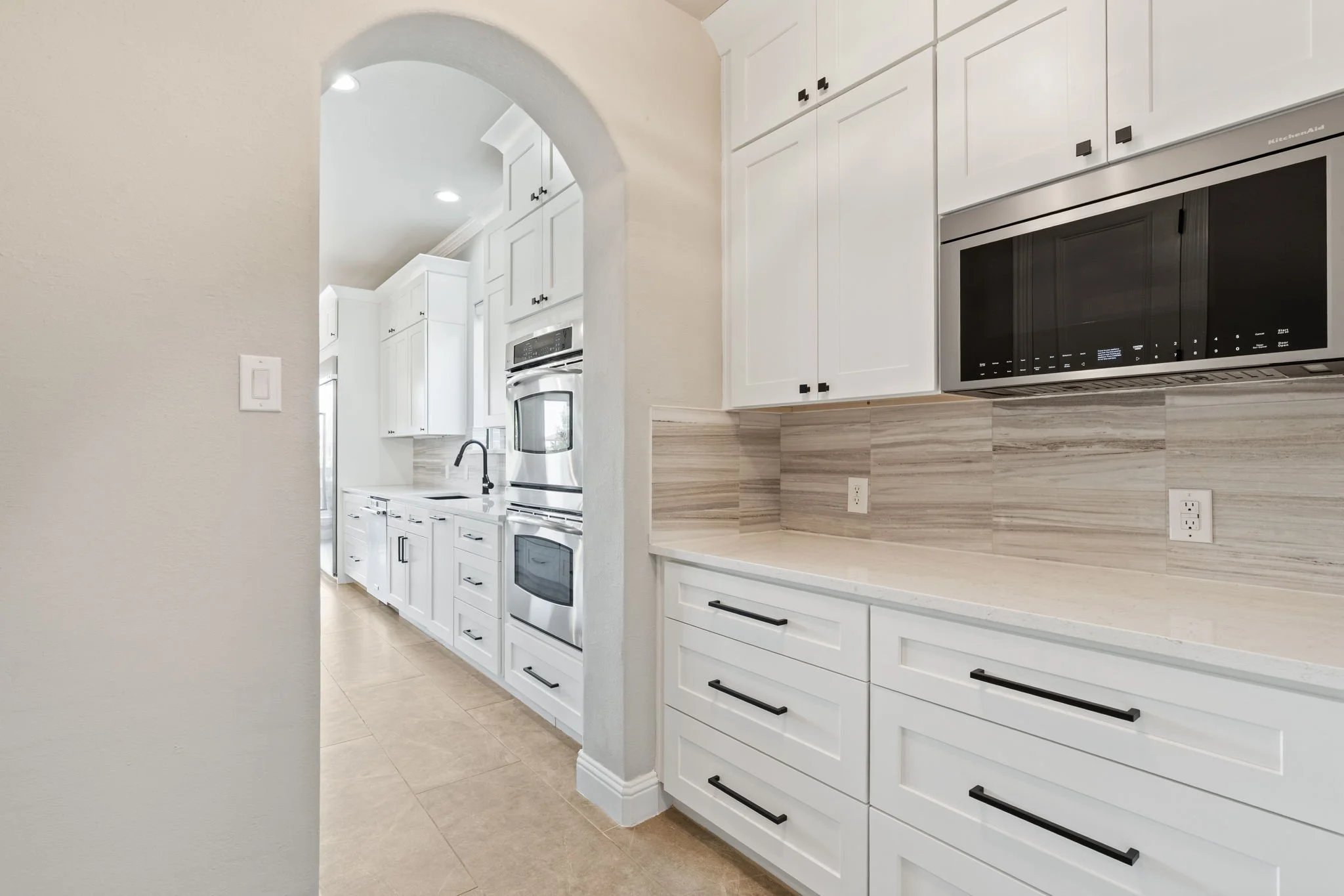 58-web-or-mls-2340ladycornwall-18-kitchen.jpg