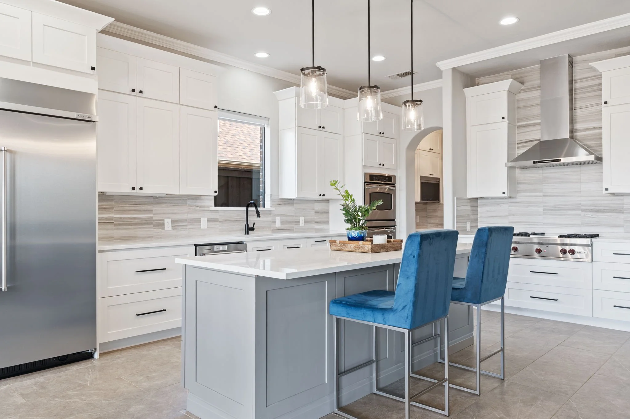 62-web-or-mls-2340ladycornwall-22-kitchen-island.jpg