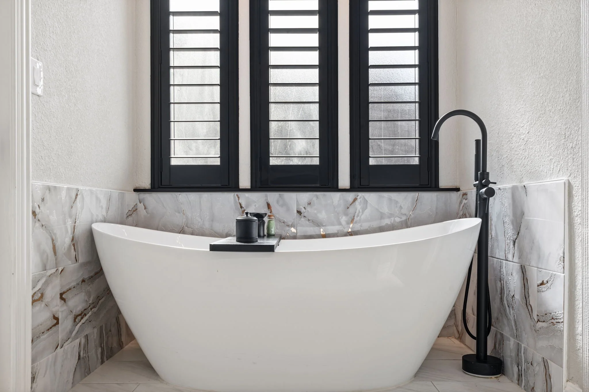 75-web-or-mls-2340ladycornwall-47-primary-bathroom.jpg
