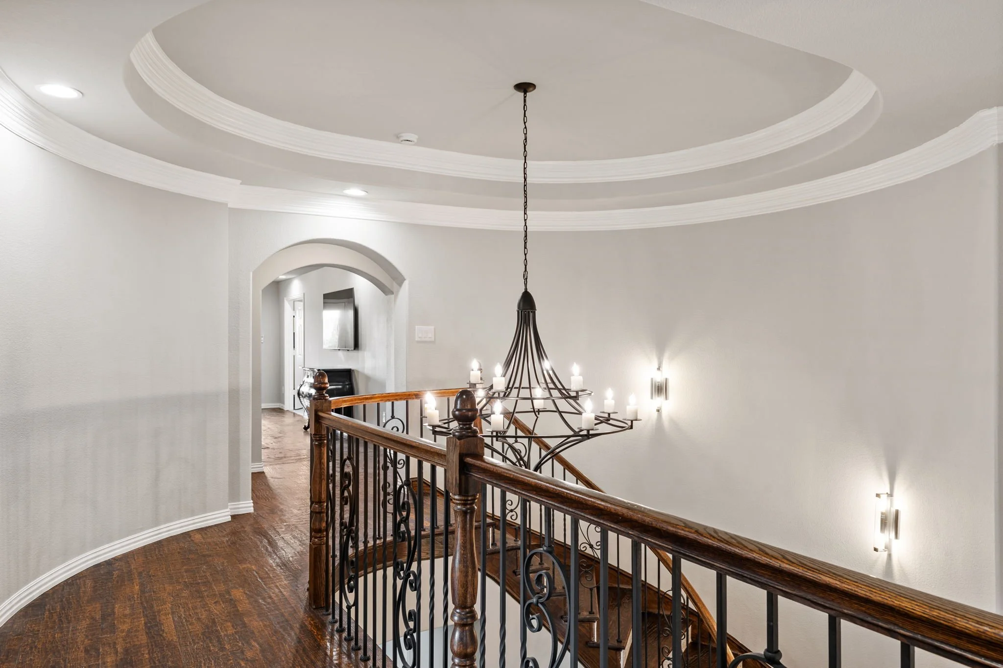 81-web-or-mls-2340ladycornwall-63-upper-staircase-landing.jpg
