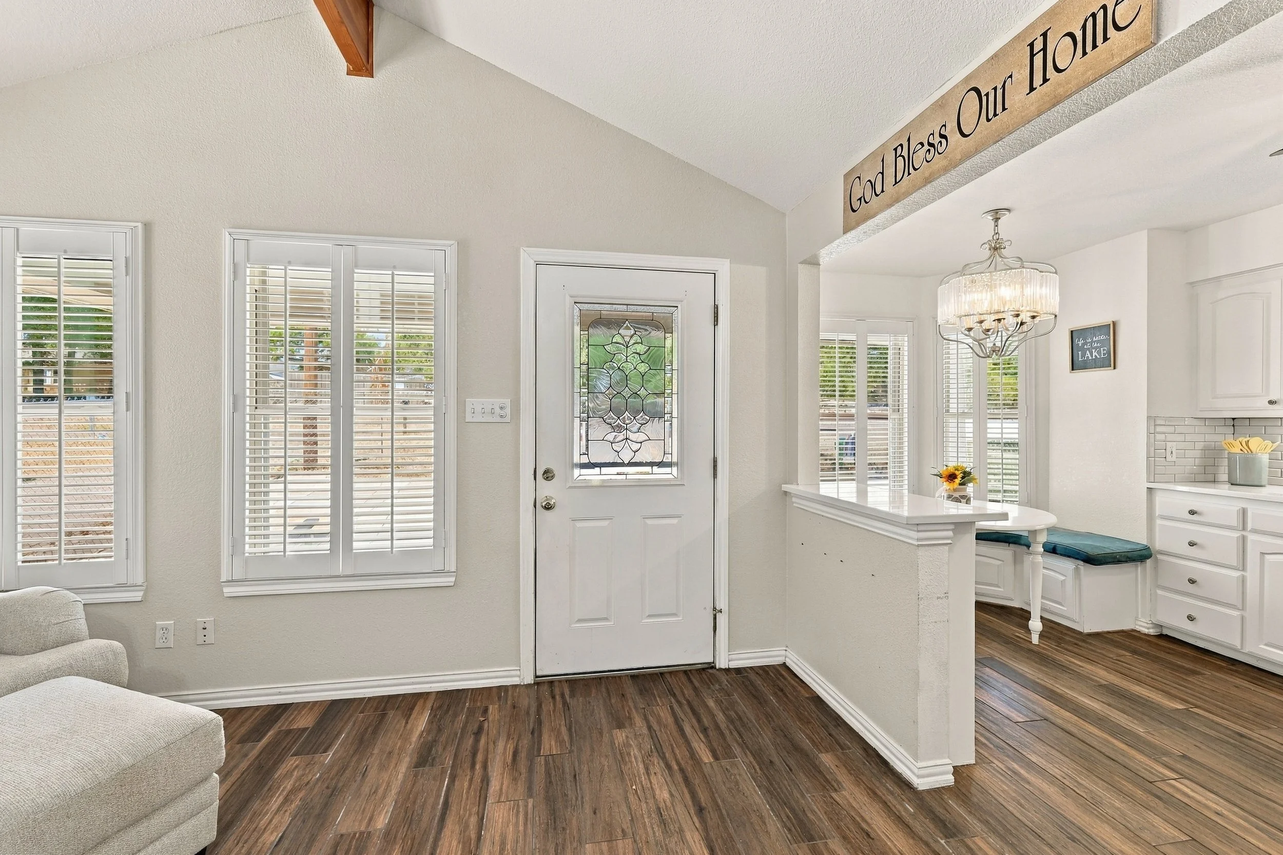 14-1231 East Lake Drive_014.jpg