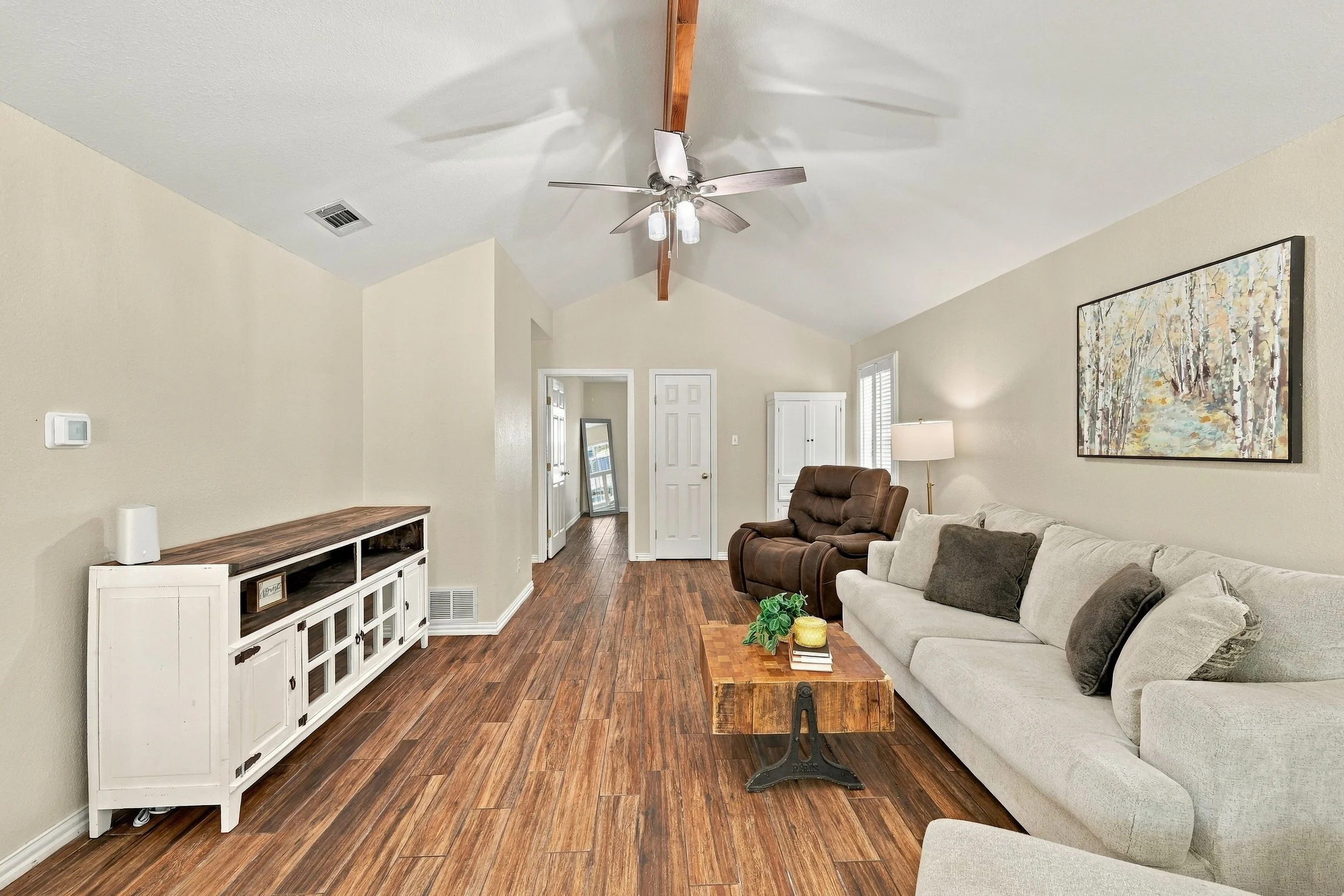 17-1231 East Lake Drive_017.jpg