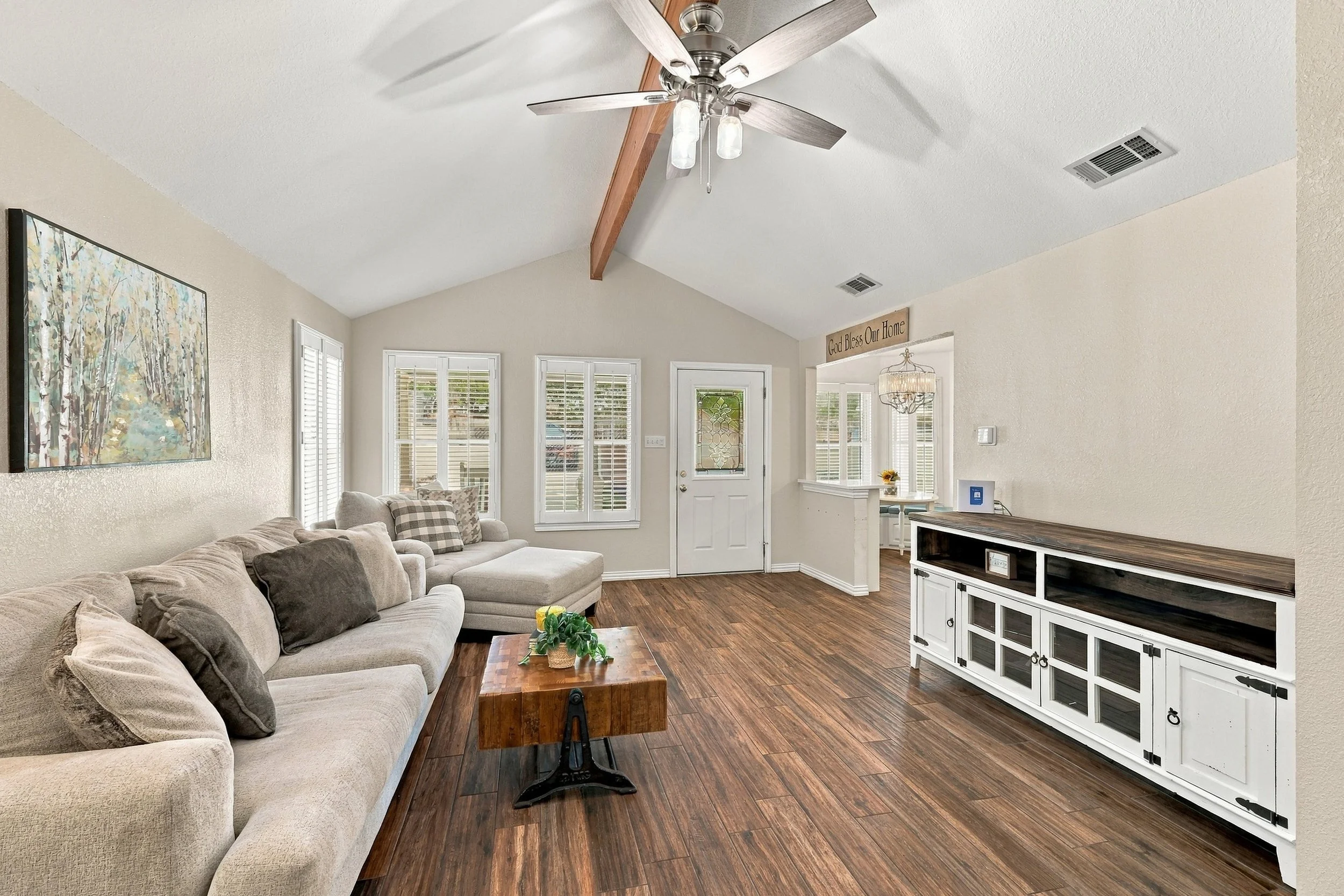19-1231 East Lake Drive_019.jpg