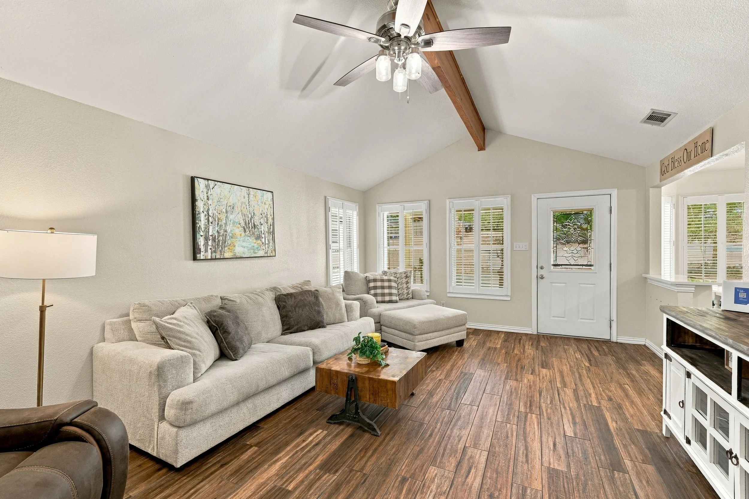 20-1231 East Lake Drive_020.jpg