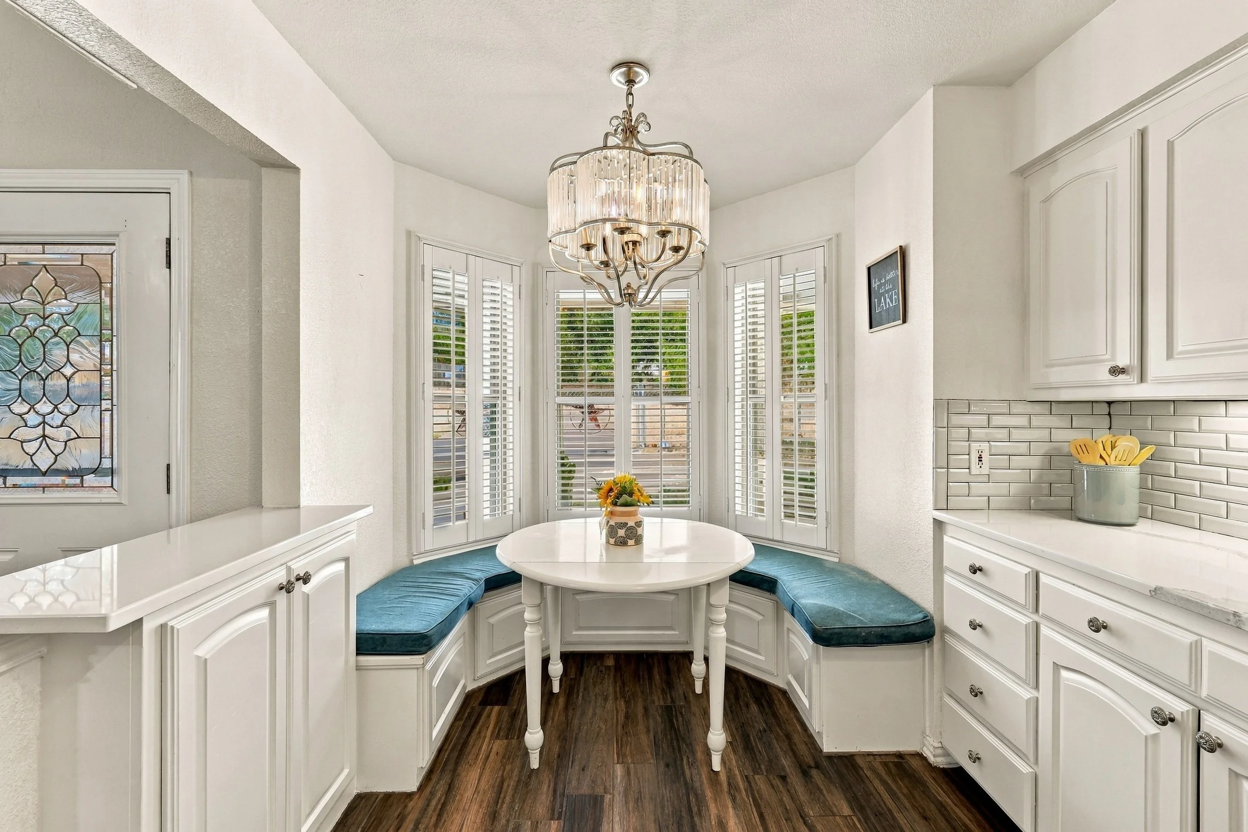 22-1231 East Lake Drive_022.jpg