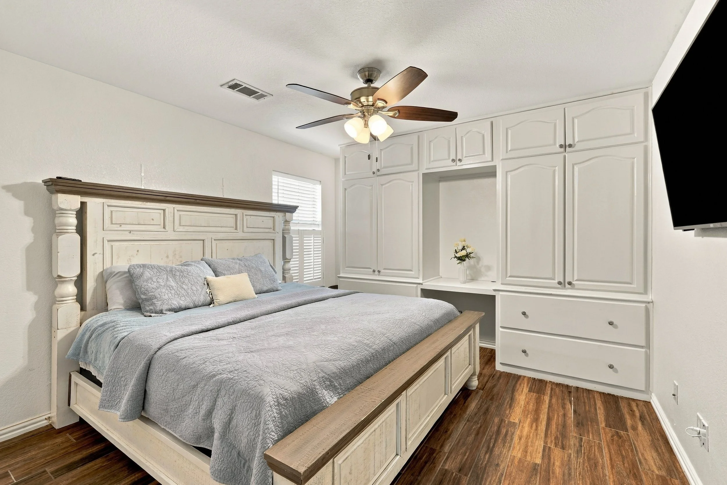 29-1231 East Lake Drive_029.jpg