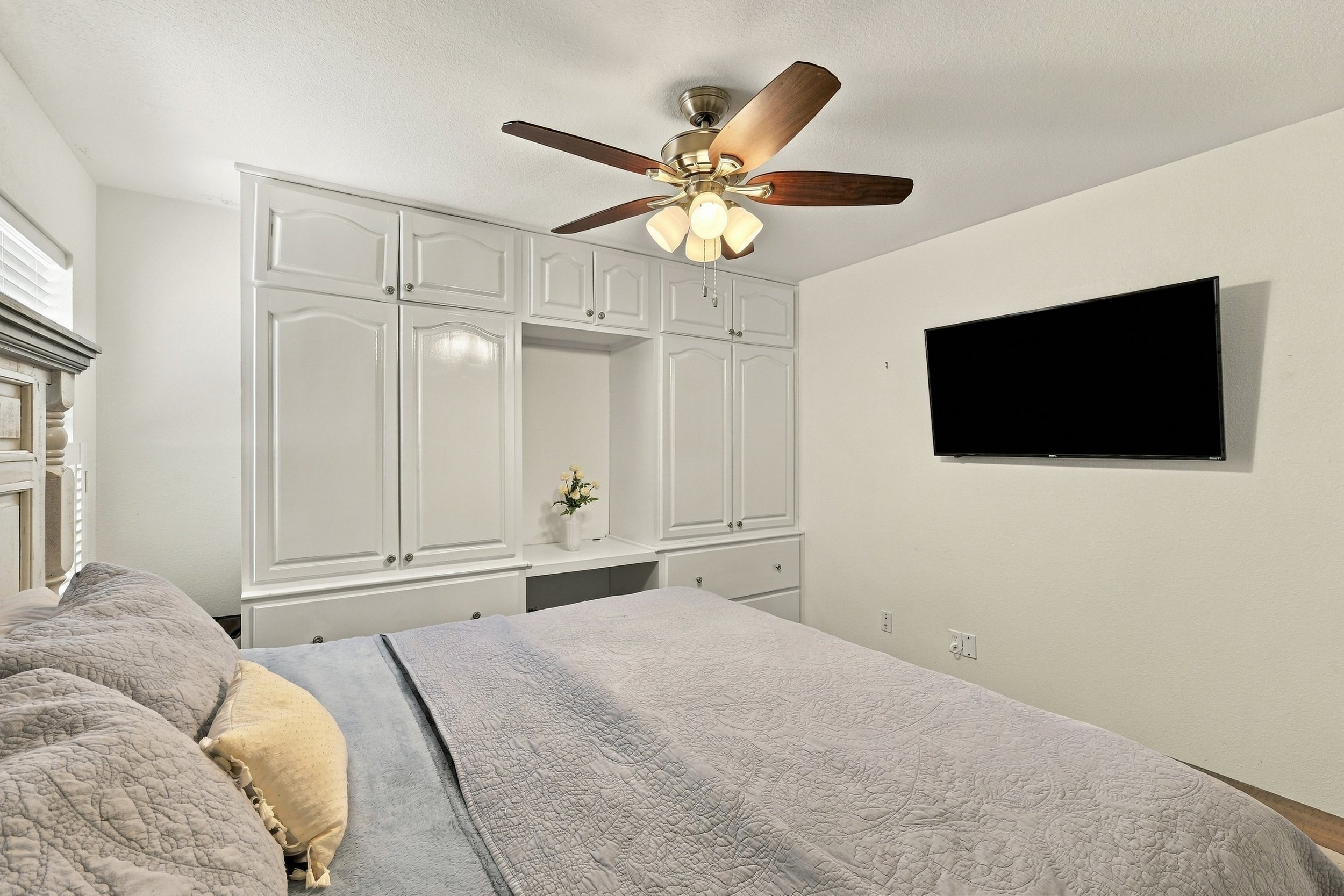 30-1231 East Lake Drive_030.jpg