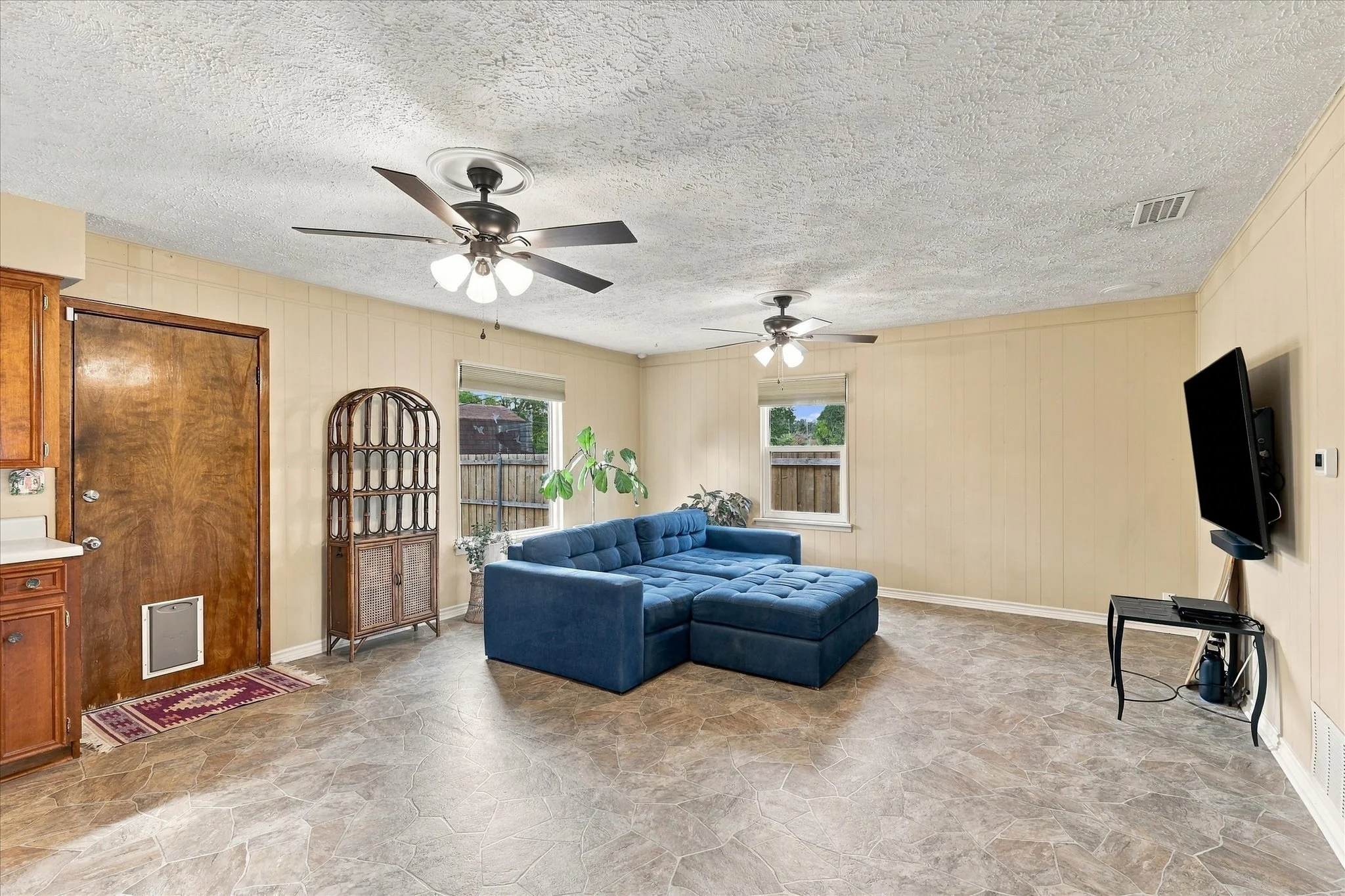 10-3202 Casino Dr_010.jpg