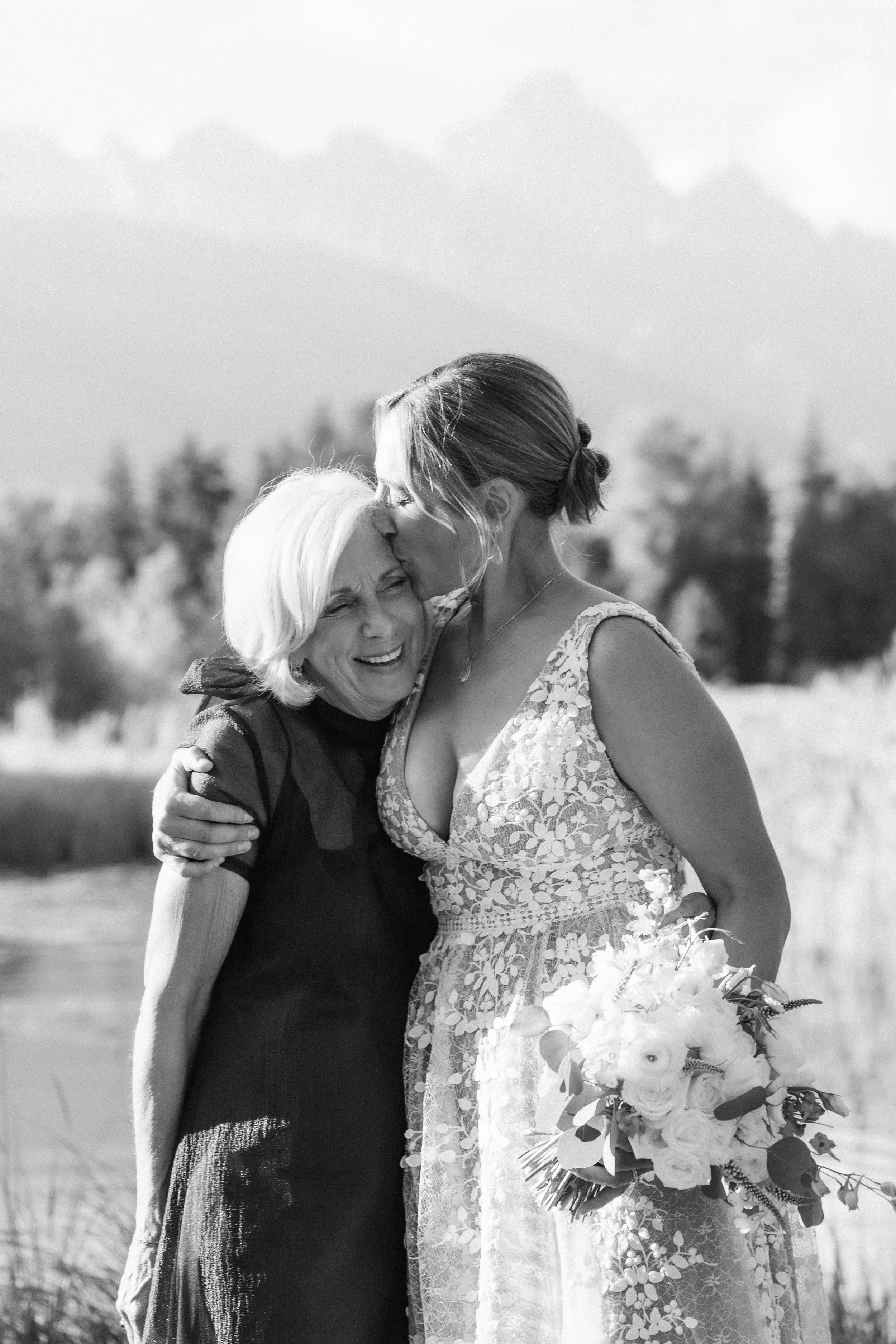 Caitlin & Joe Bnw-207.jpg