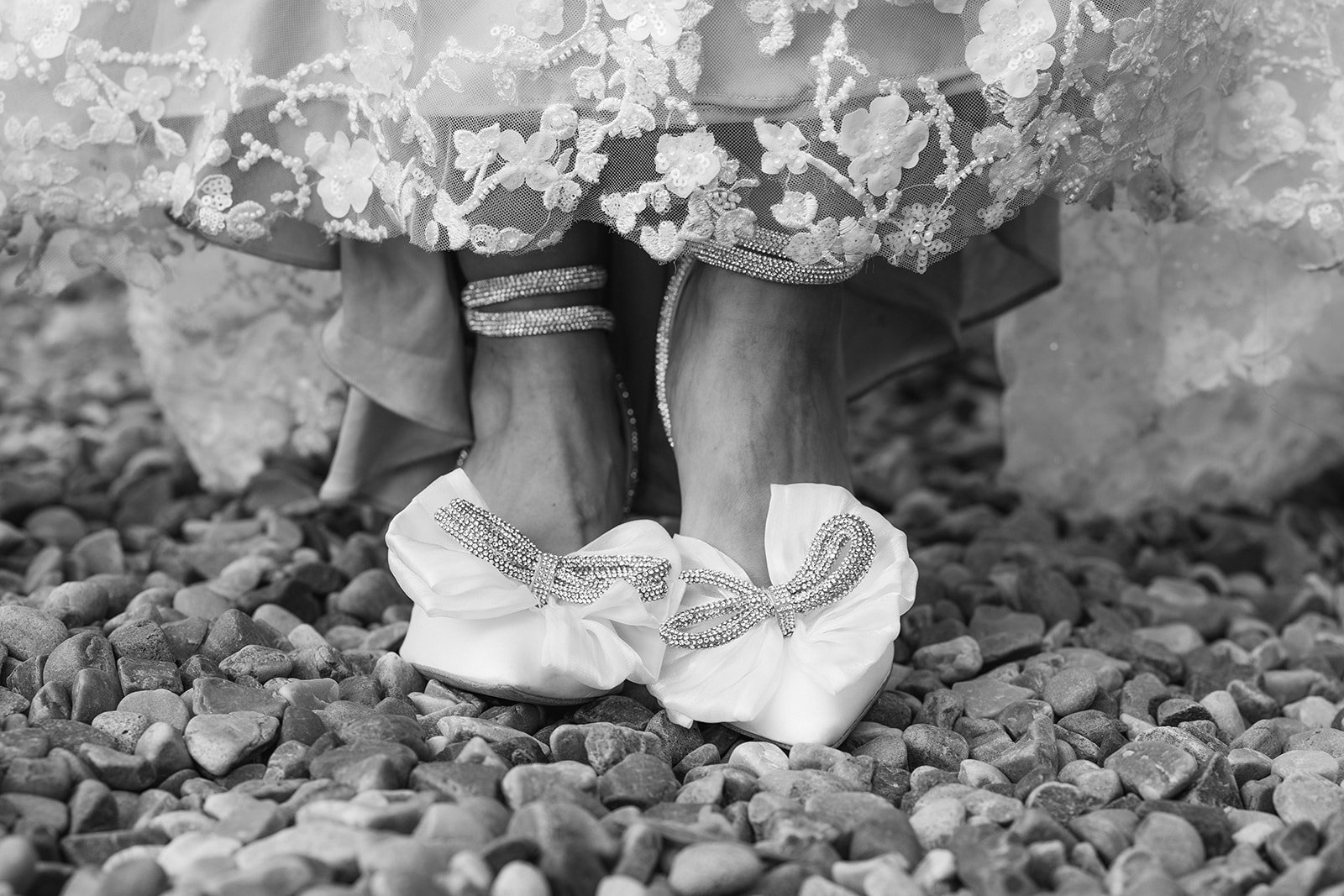 moneyhun oct bnw-4.jpg