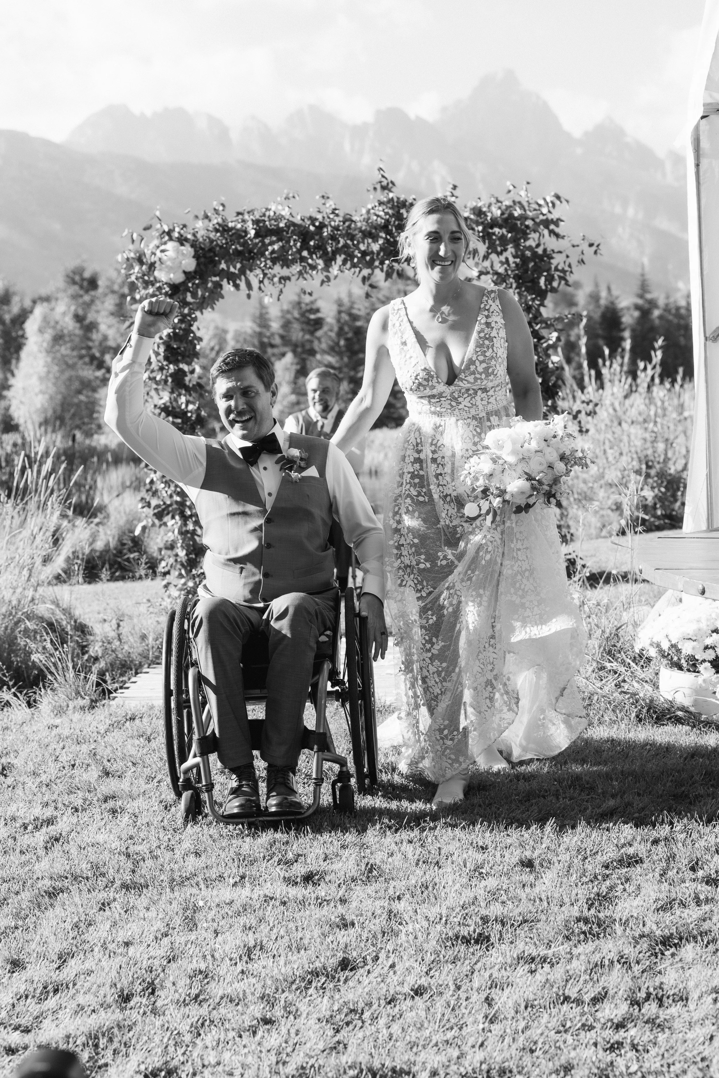 Caitlin & Joe Bnw-86.jpg