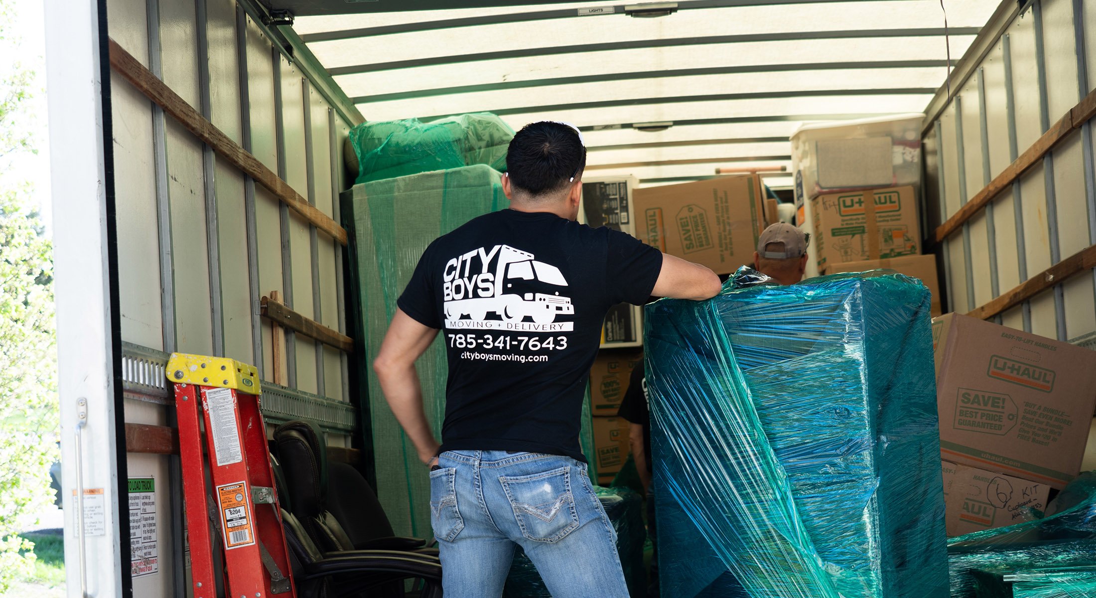Why Hire Professional Movers?