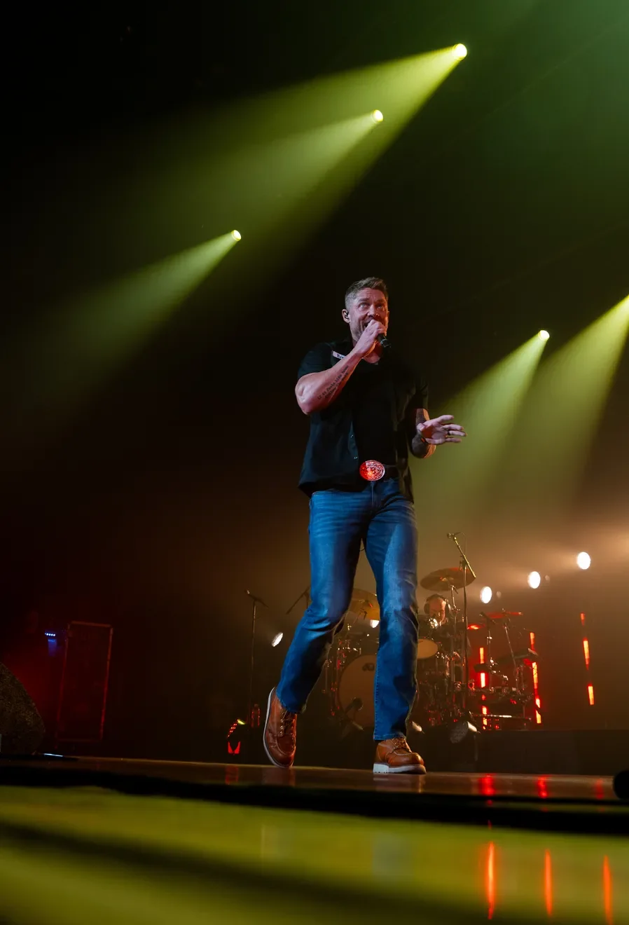 88312689007-brett-young-010.webp