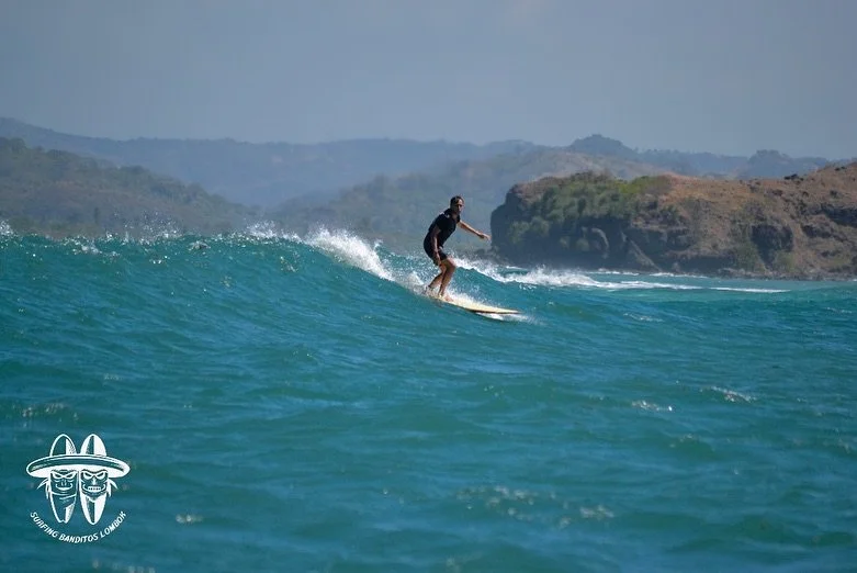 Chasing waves, catching smiles 🏄&zwj;♀️🌞
Every day is a new adventure with this crew!
Thanks for riding with us here in beautiful Lombok 💙

@julianlocurlo @mjanusaite @lalumocca_11