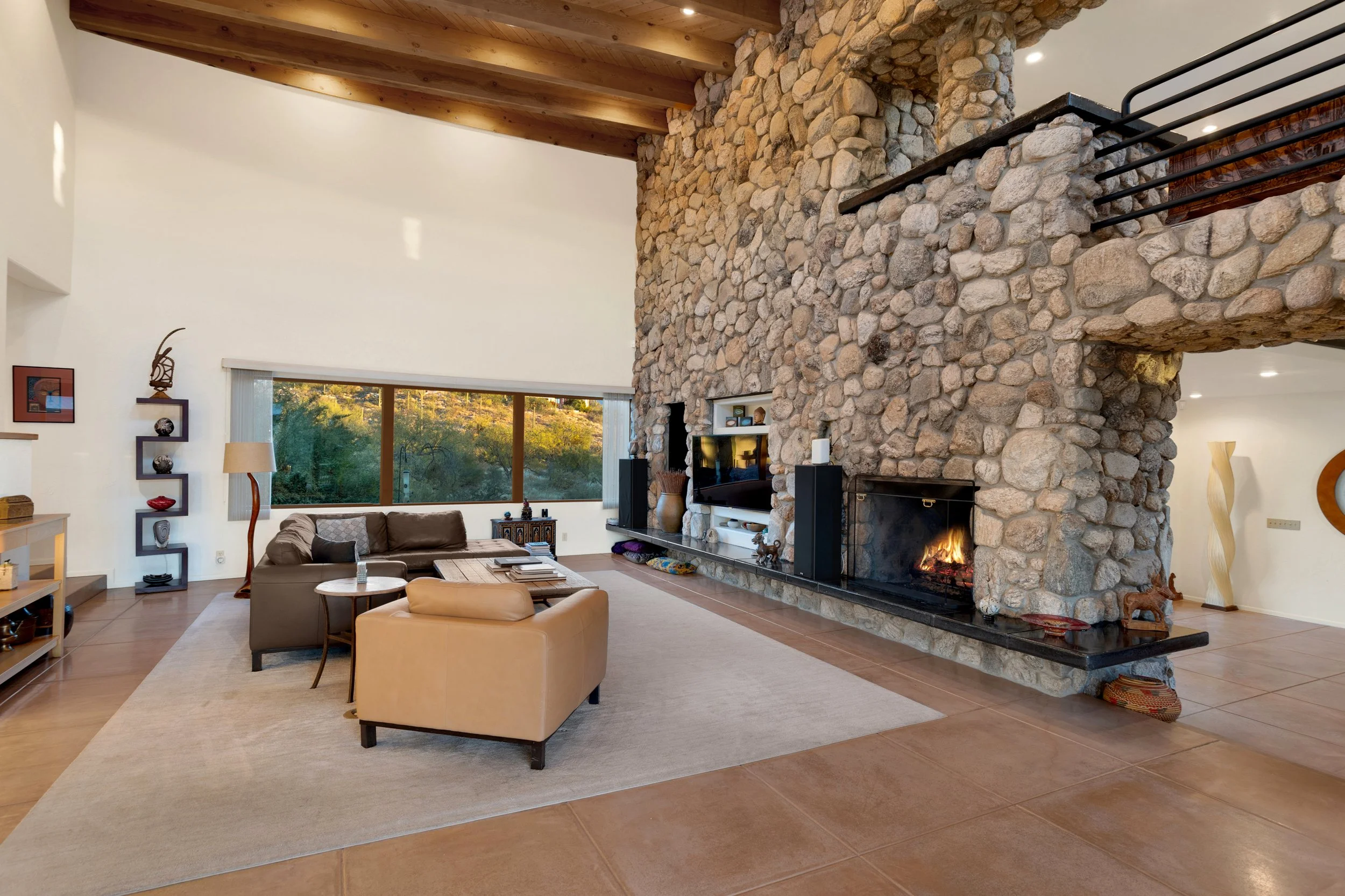 Grand Living Room Fireplace.jpg