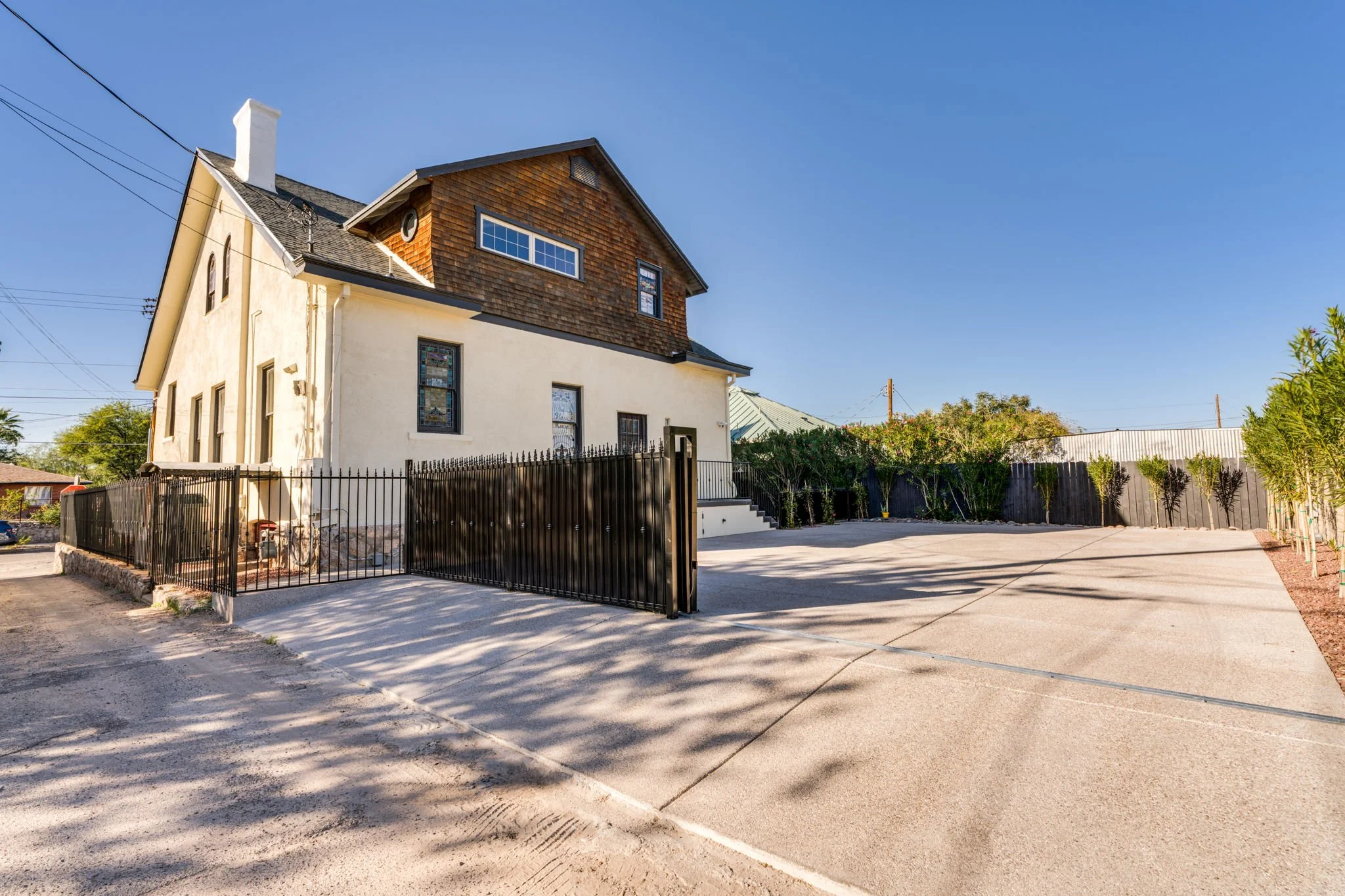 Large Gated Driveway