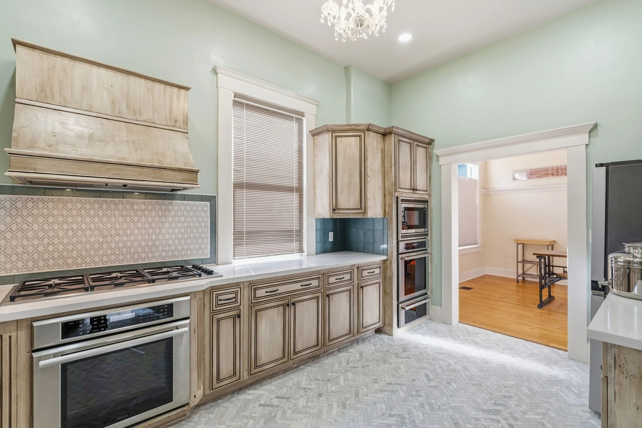 Double Ovens and Large Gas Cooktop