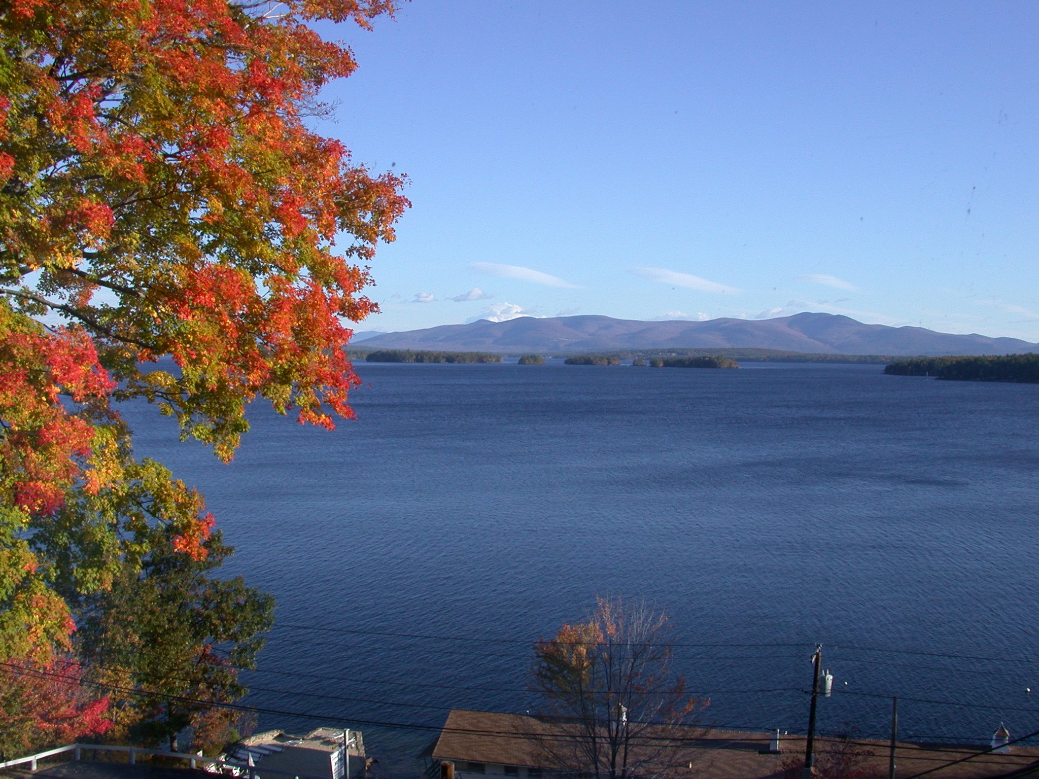 Folilage from Belknap Point (002).jpg