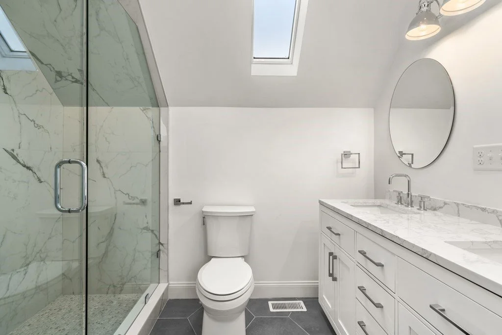 Bathroom 2.jpg