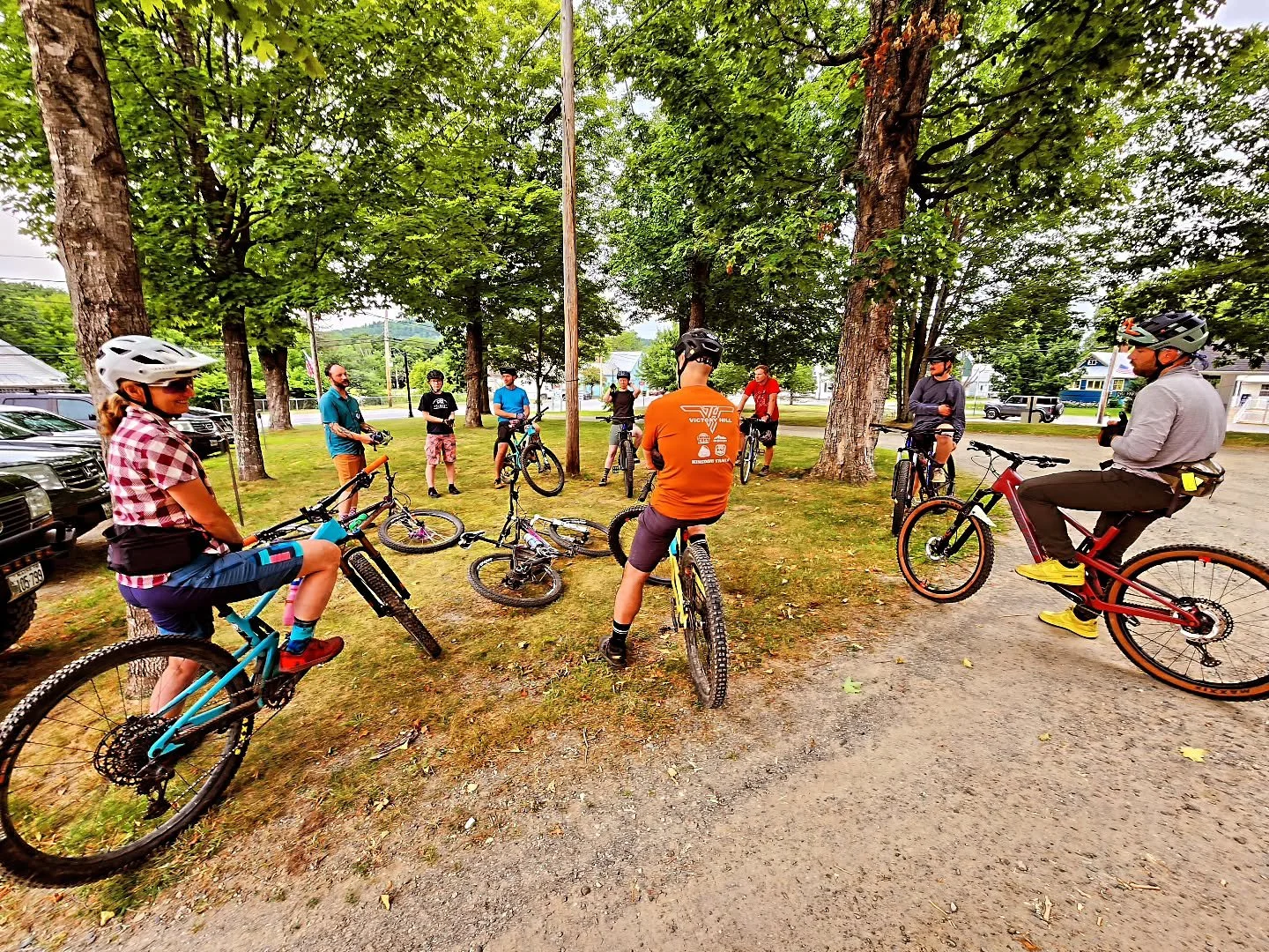 Place your @farmdropus orders TODAY for pick up Friday after 2.

There is a group ride tomorrow leaving at 5:30 from Fatties heading up to @freemanridgebike park. Woot! Thanks to our friends @g_hawk_seth and @spurdad who make this happen every week! 