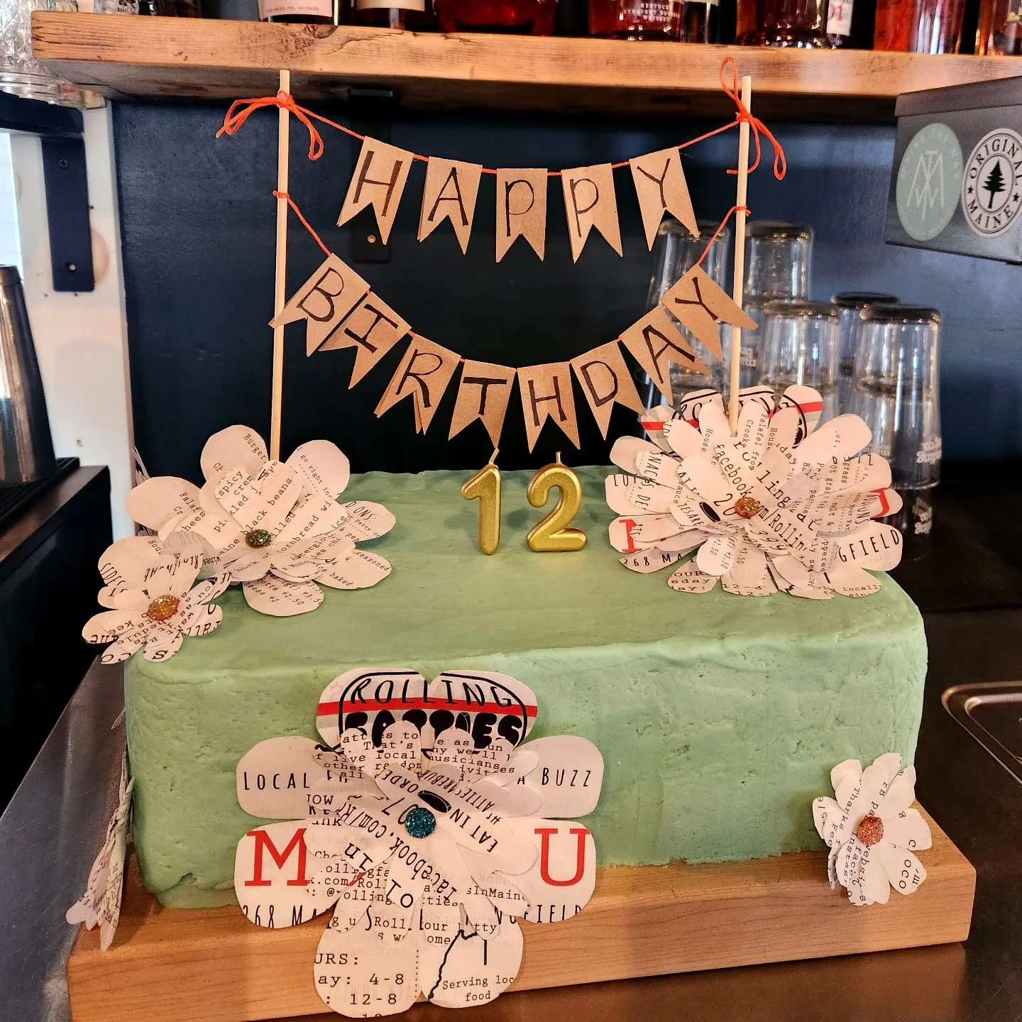 🎂Thanks for the cake, Julia! We love it. We'll be passing out slices of this beauty 'til it's gone.:)

🎵 Emmett will be on at 5.

🍻Cheers to you all for coming out, time after time, year after year.
🧡🧡🧡🧡

#fattiesareburritos
#localfoodcreating