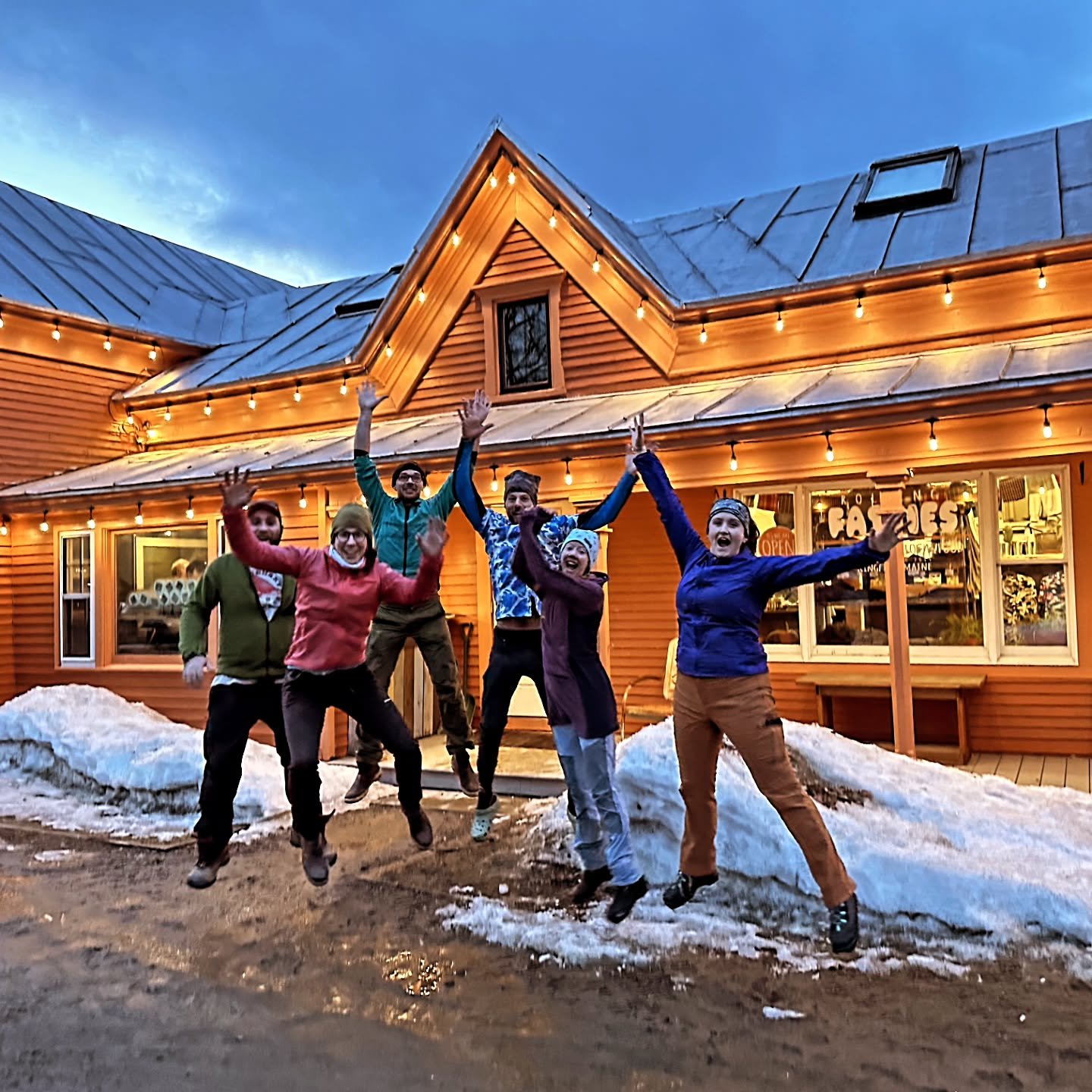 Yes! #adventurenight is back at Fatties THIS THURSDAY. Rad Rachel will be the TL on this adventure and she is calling for a xc ski! Departure is at 5:30. Wooot!❄️❄️❄️

All are welcome and you don't have to order anything to participate. Just come hav