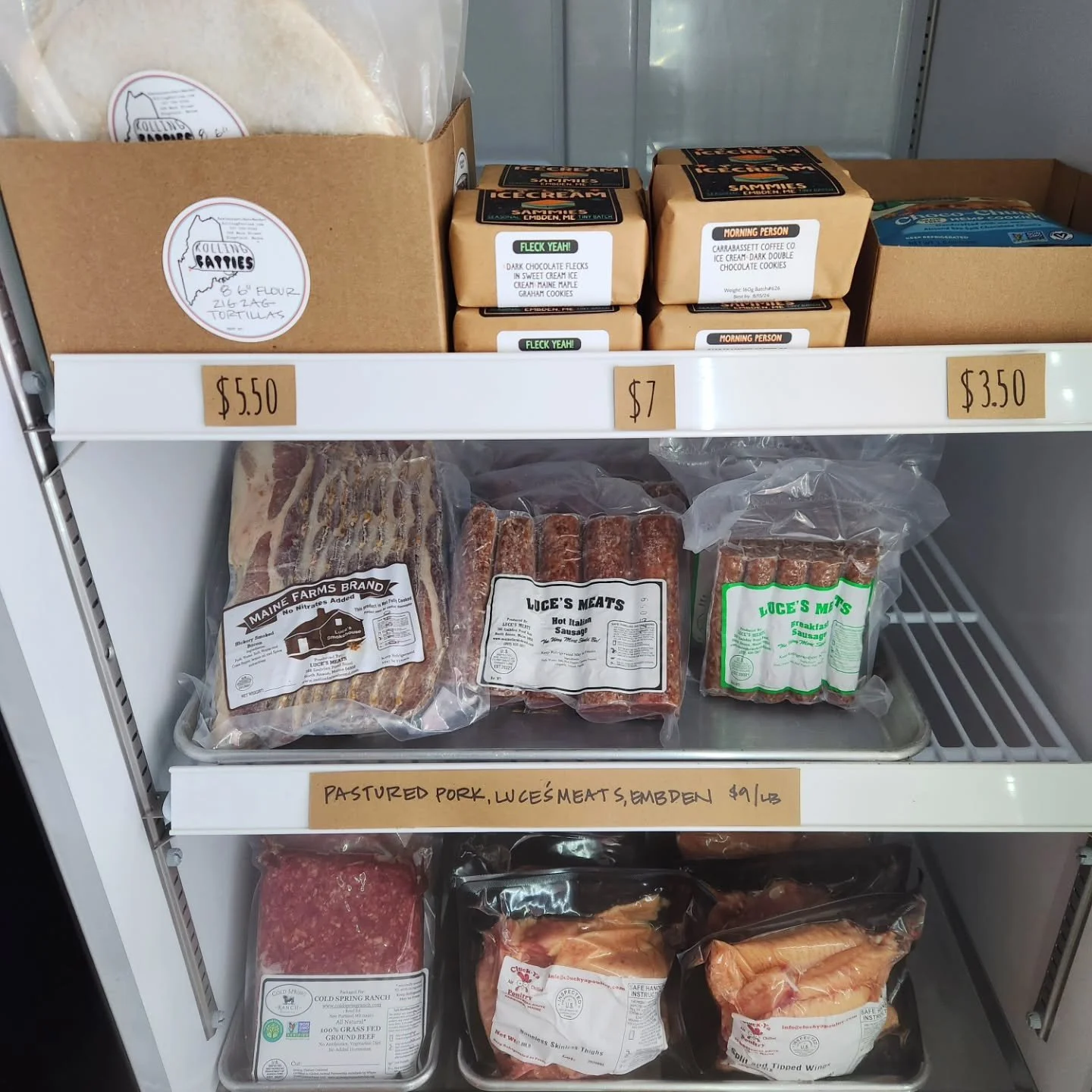 Happy #fattyfriday! Check it out: we have weekend provisions! 
👇

When you stop in for your fatty, scope out our new locally sourced selection of market goods. Along with our own #snikibar #margaritas to go and taco-sized #ZigZagTortillas for rollin