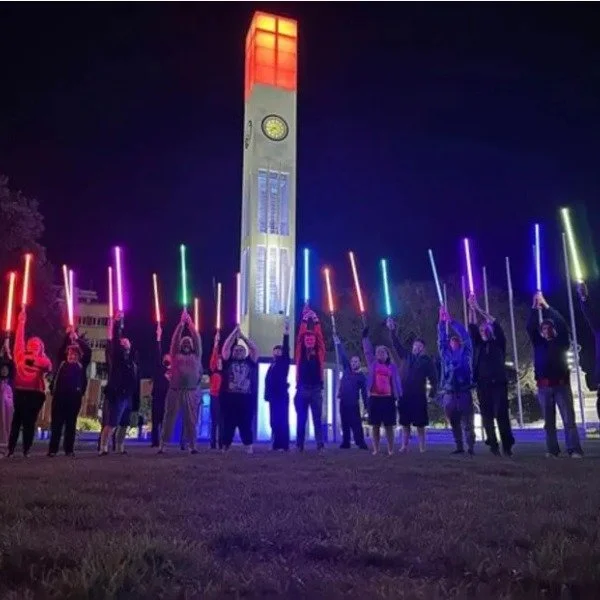 Do you have a passion for Star Wars &amp; community?

Positive news with #candokiwis 

New Zealand's largest lightsaber group 'forged a village' in Palmy. As passersby became curious about the glow and swish of lightsabers at night, word spread and m