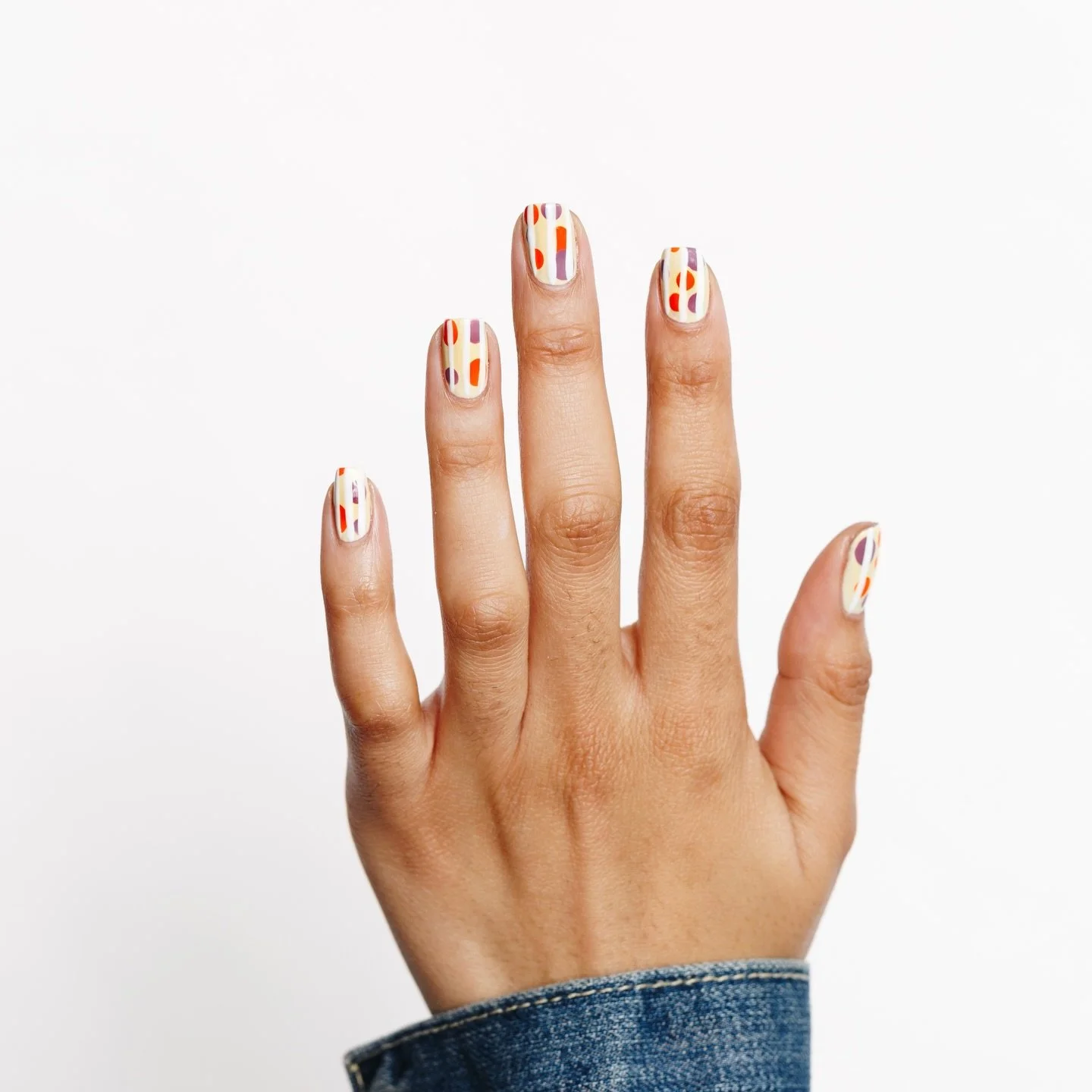 Spring at the salon 🌷
Chic classics, fresh trends, and bespoke nail art made just for you.
Fun, colorful, and elevated. 

#inhouse #custom #nailart