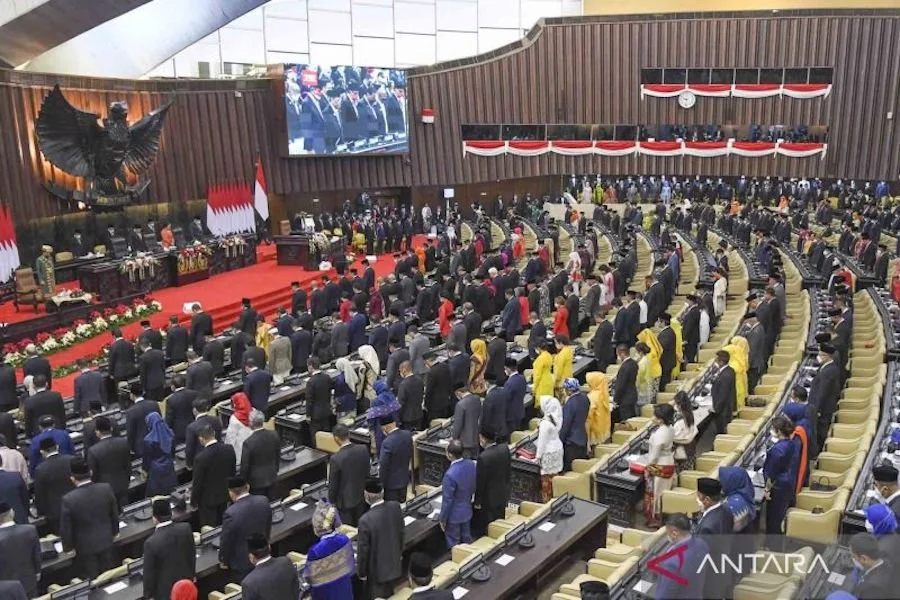 Privilege and Protection: Why Businesspeople Enter Politics in Indonesia